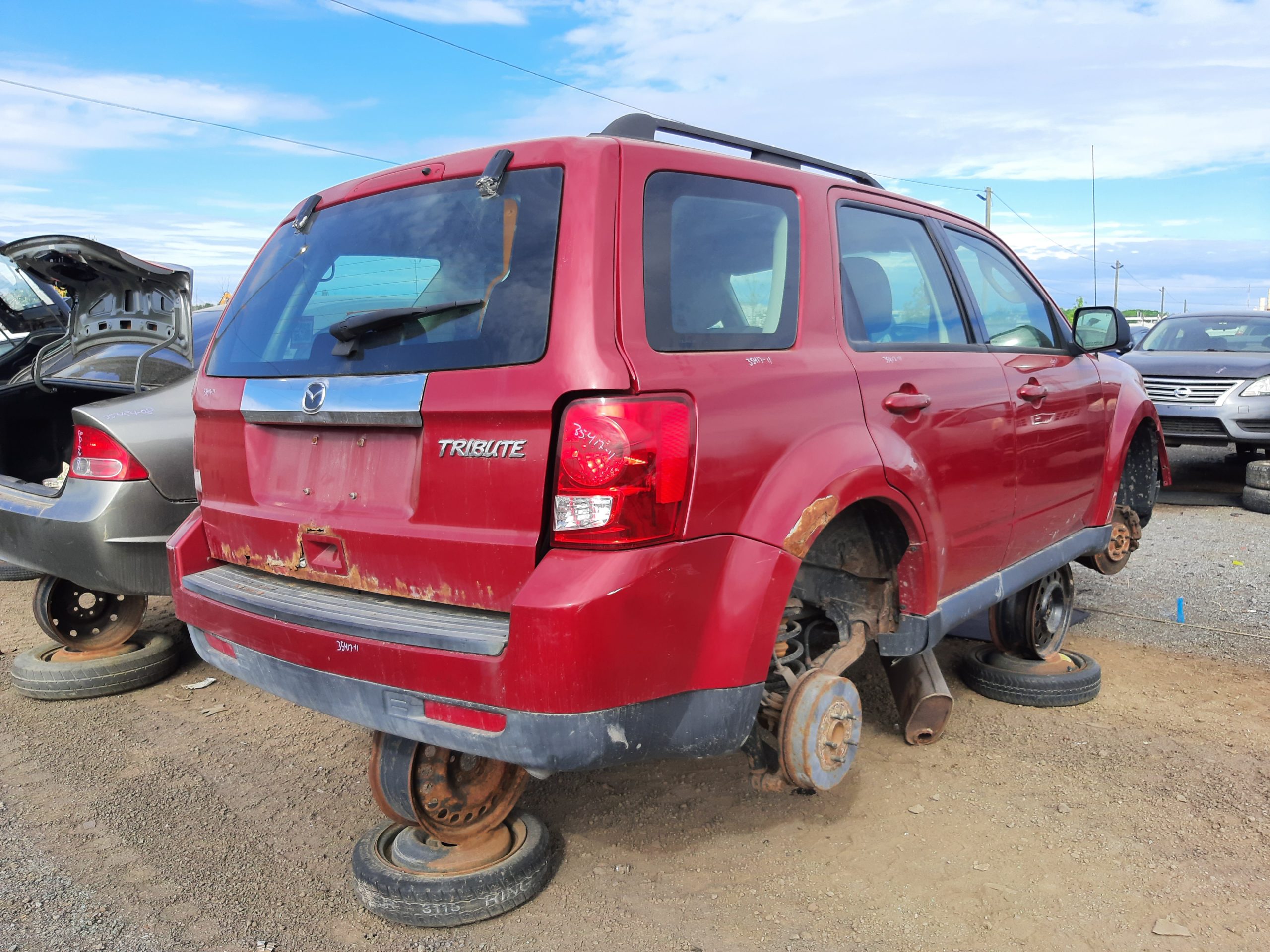 MAZDA TRIBUTE 2011