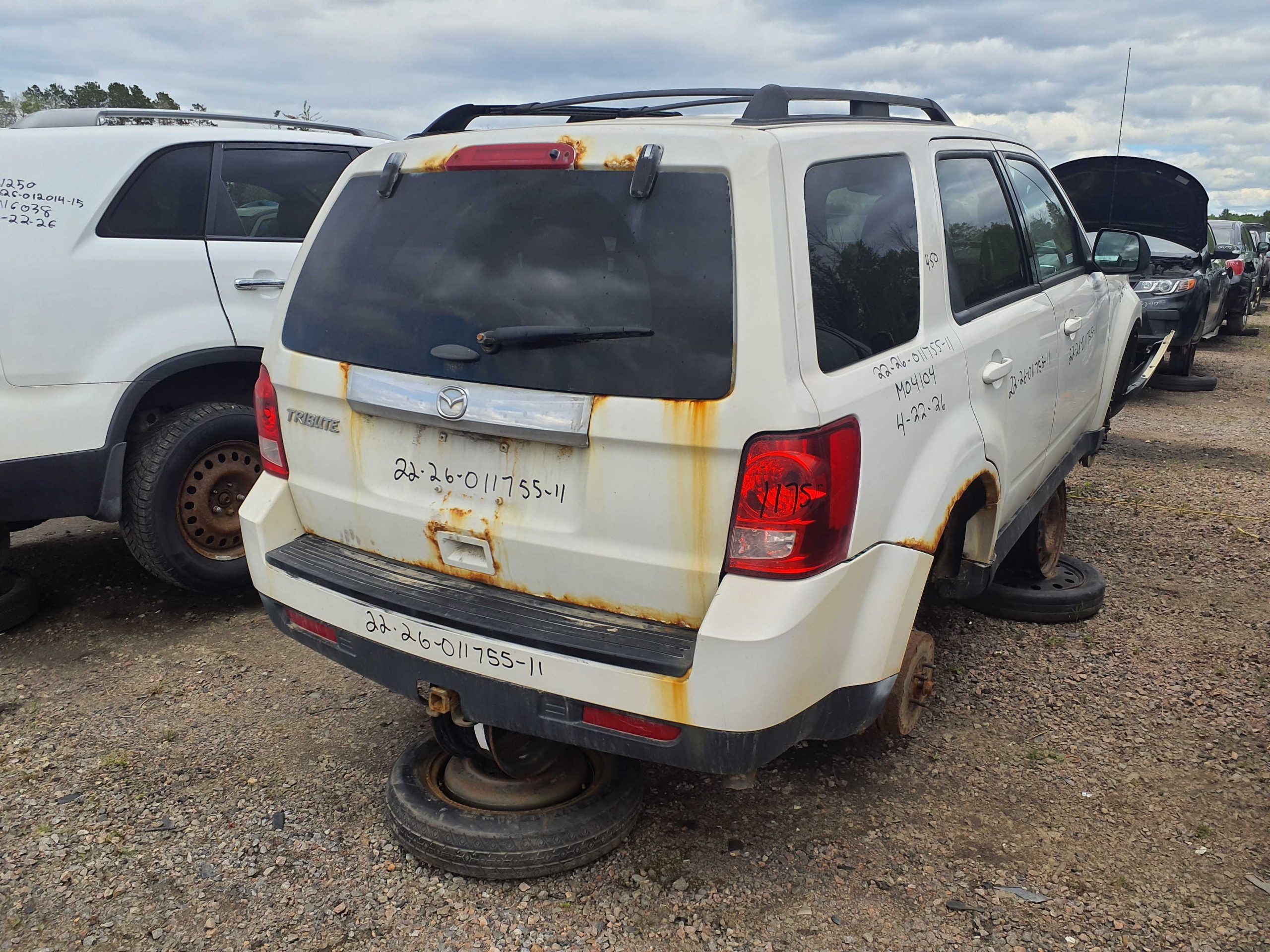 MAZDA TRIBUTE 2011