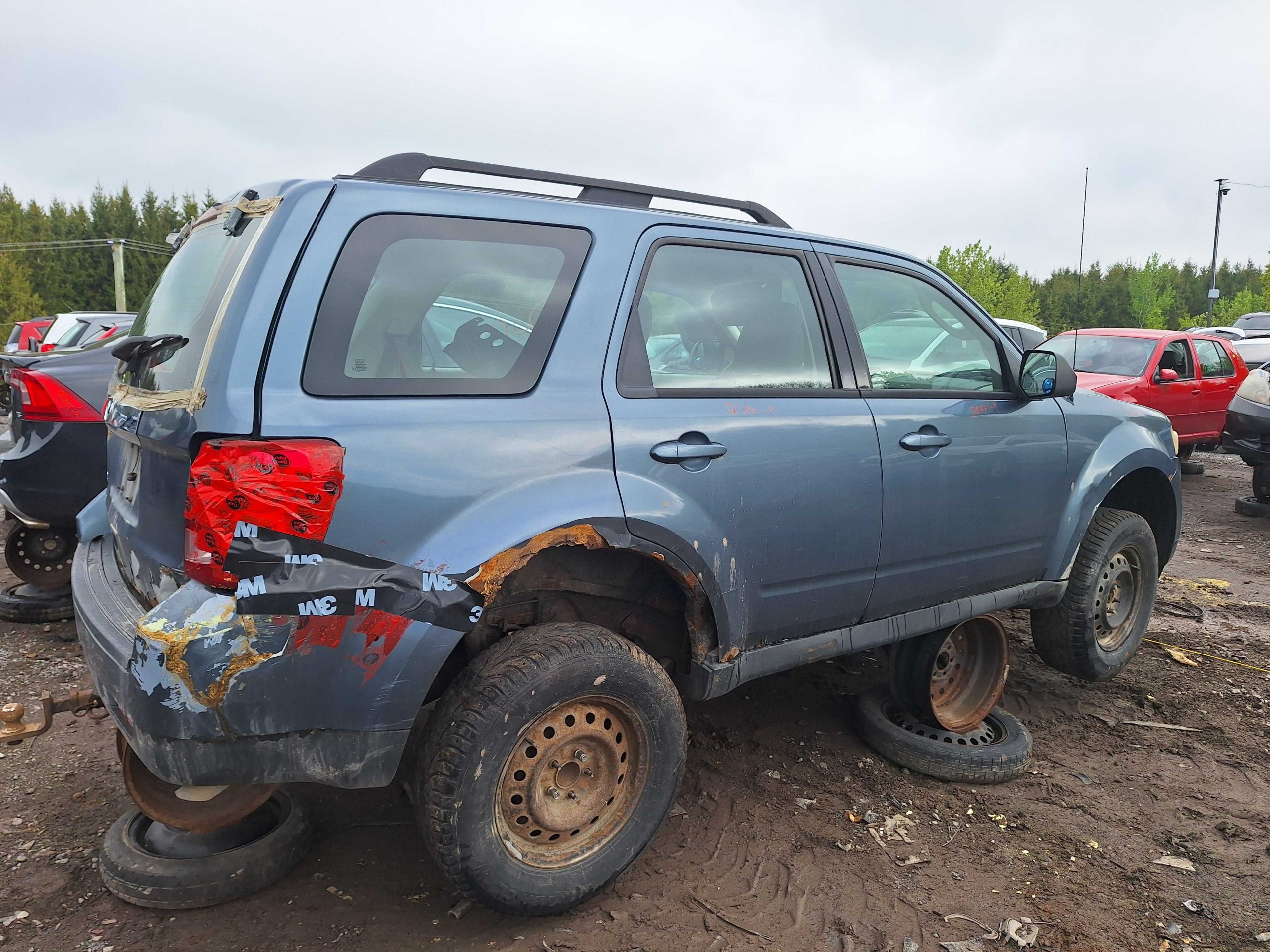 MAZDA TRIBUTE 2011