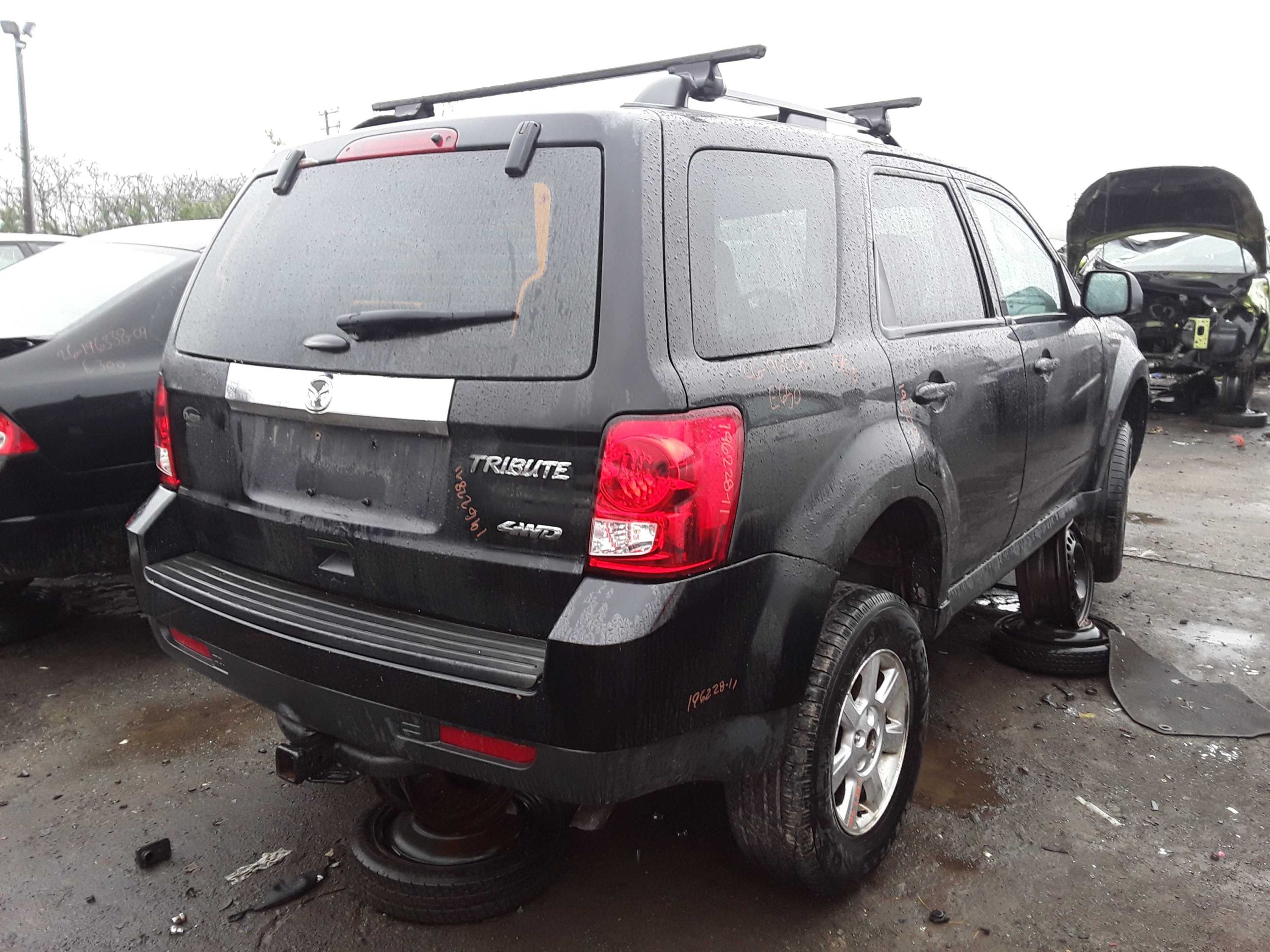 MAZDA TRIBUTE 2011