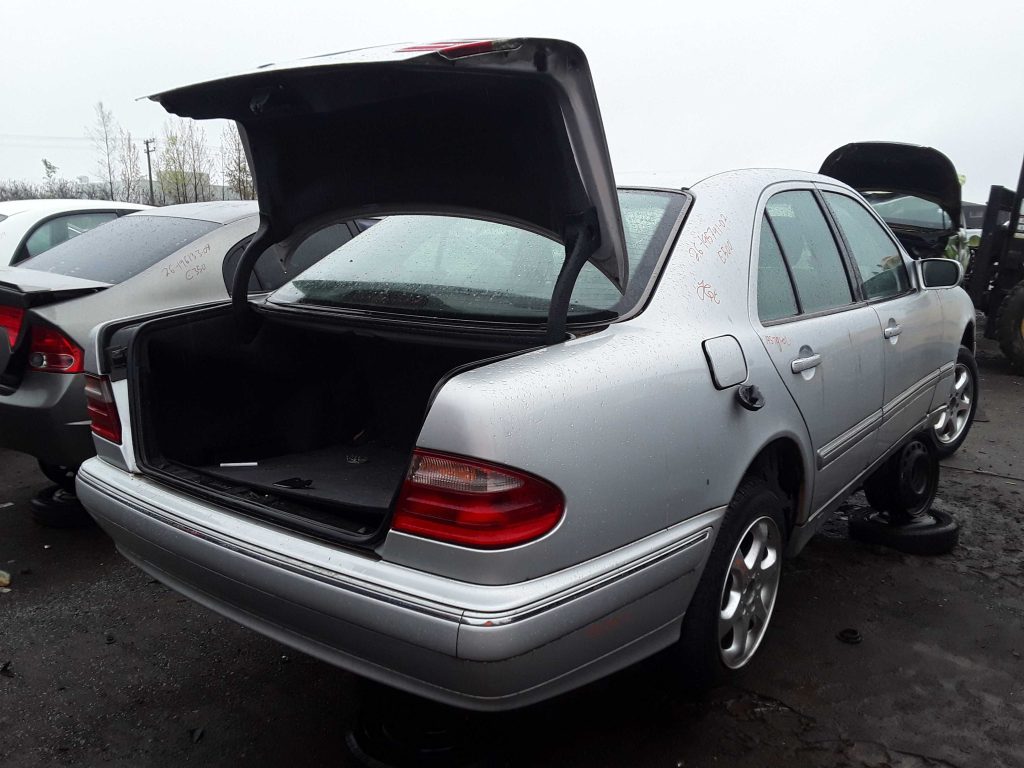 MERCEDES-BENZ E-CLASS 2002