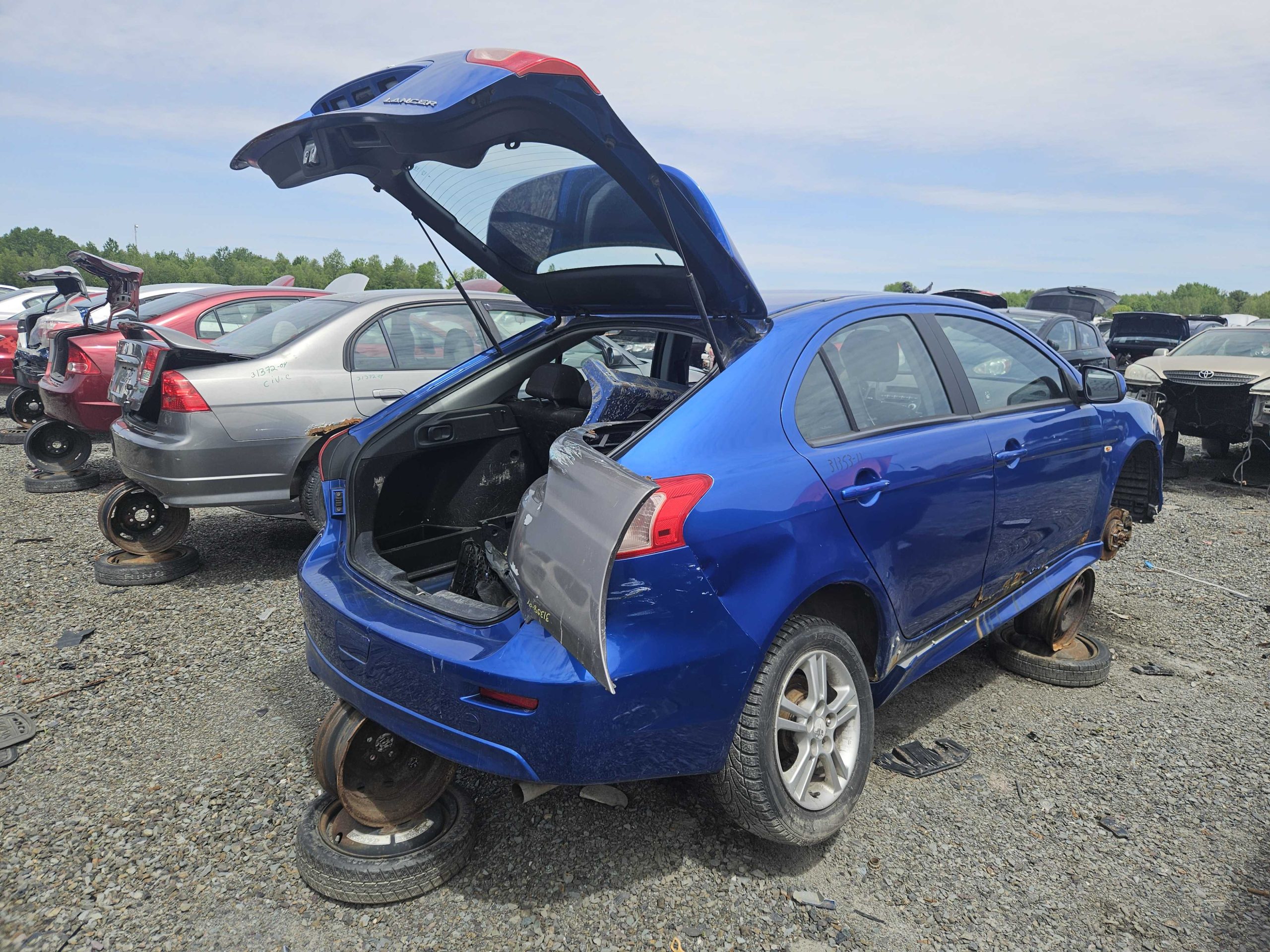 MITSUBISHI LANCER 2011
