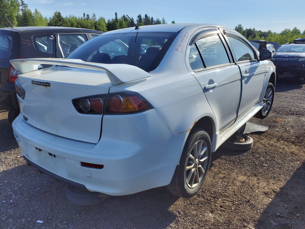 MITSUBISHI LANCER 2015