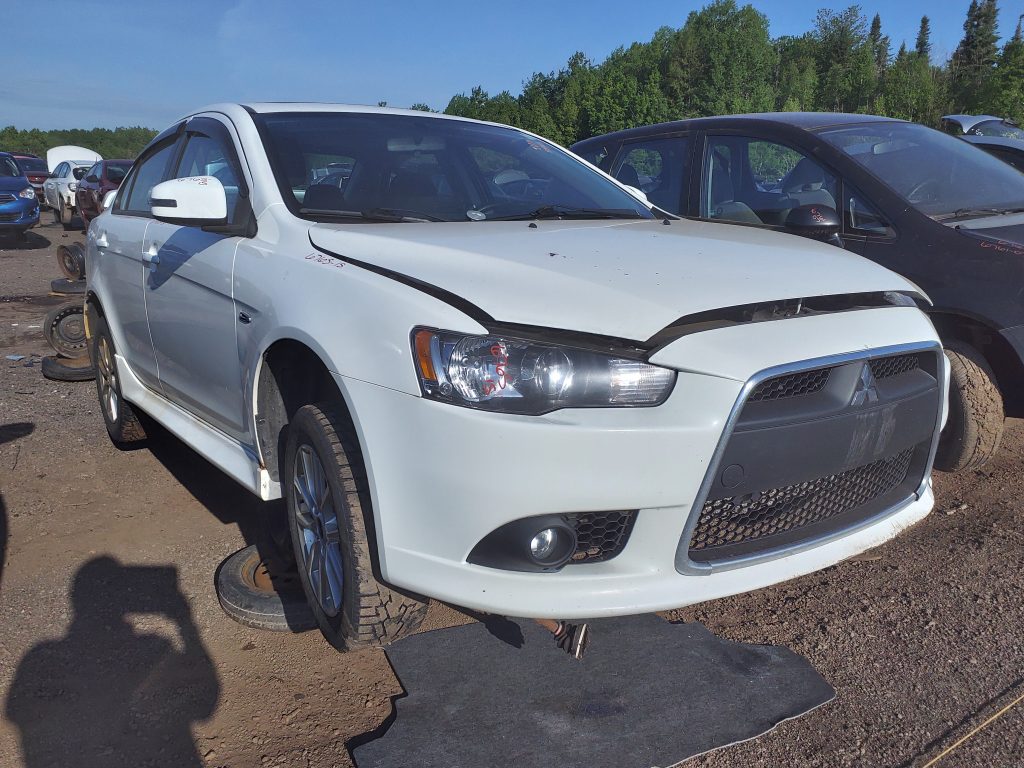 MITSUBISHI LANCER 2015