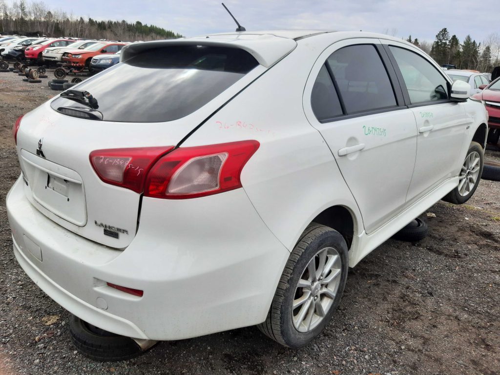 MITSUBISHI LANCER 2015