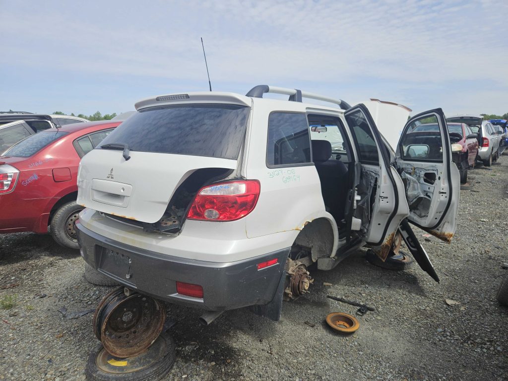 MITSUBISHI OUTLANDER 2006