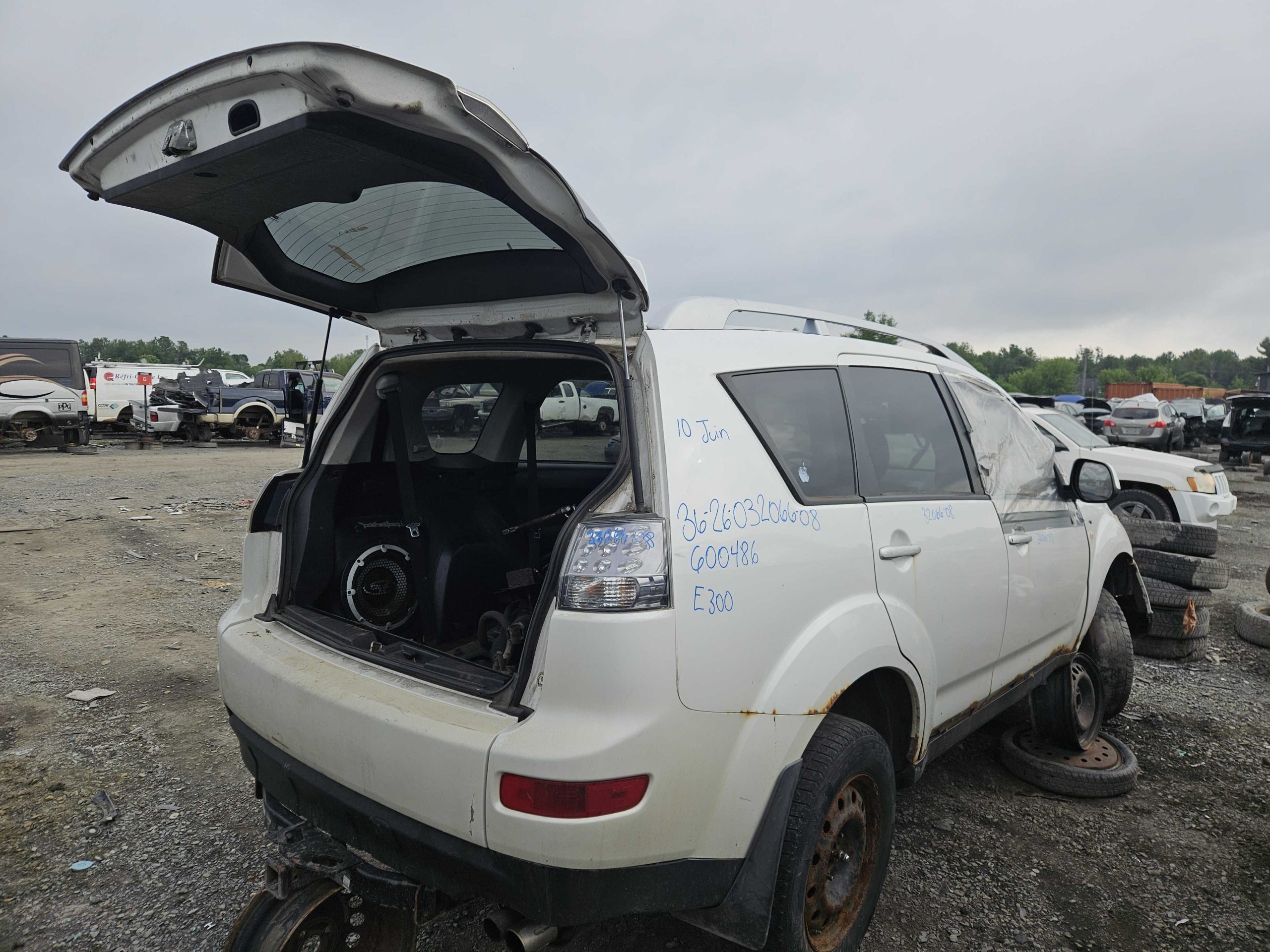 MITSUBISHI OUTLANDER 2008