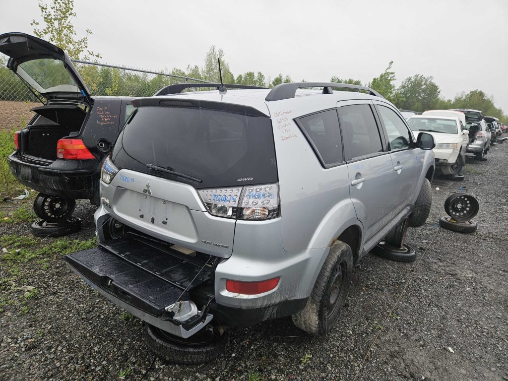 MITSUBISHI OUTLANDER 2010