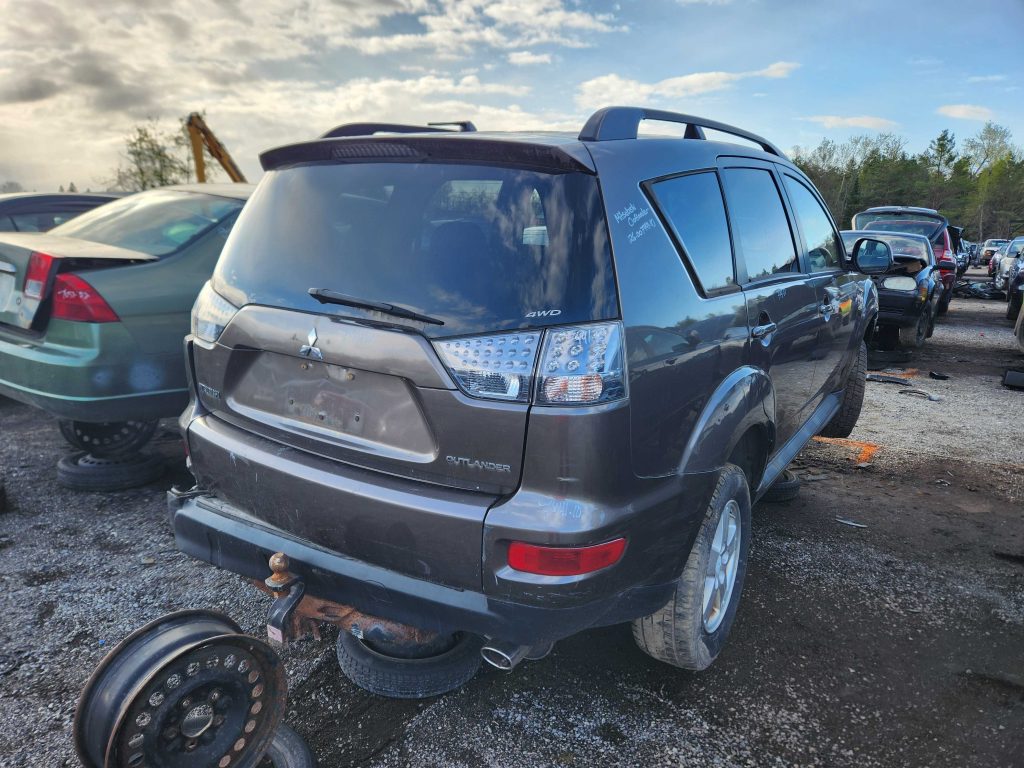 MITSUBISHI OUTLANDER 2010