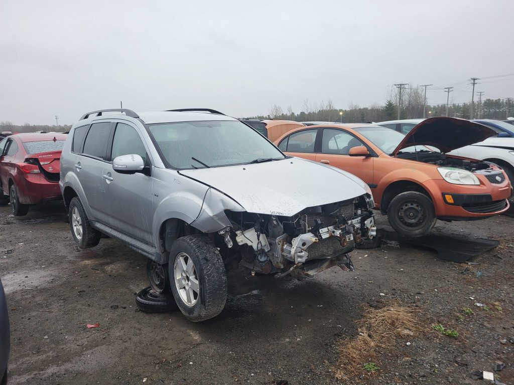MITSUBISHI OUTLANDER 2011