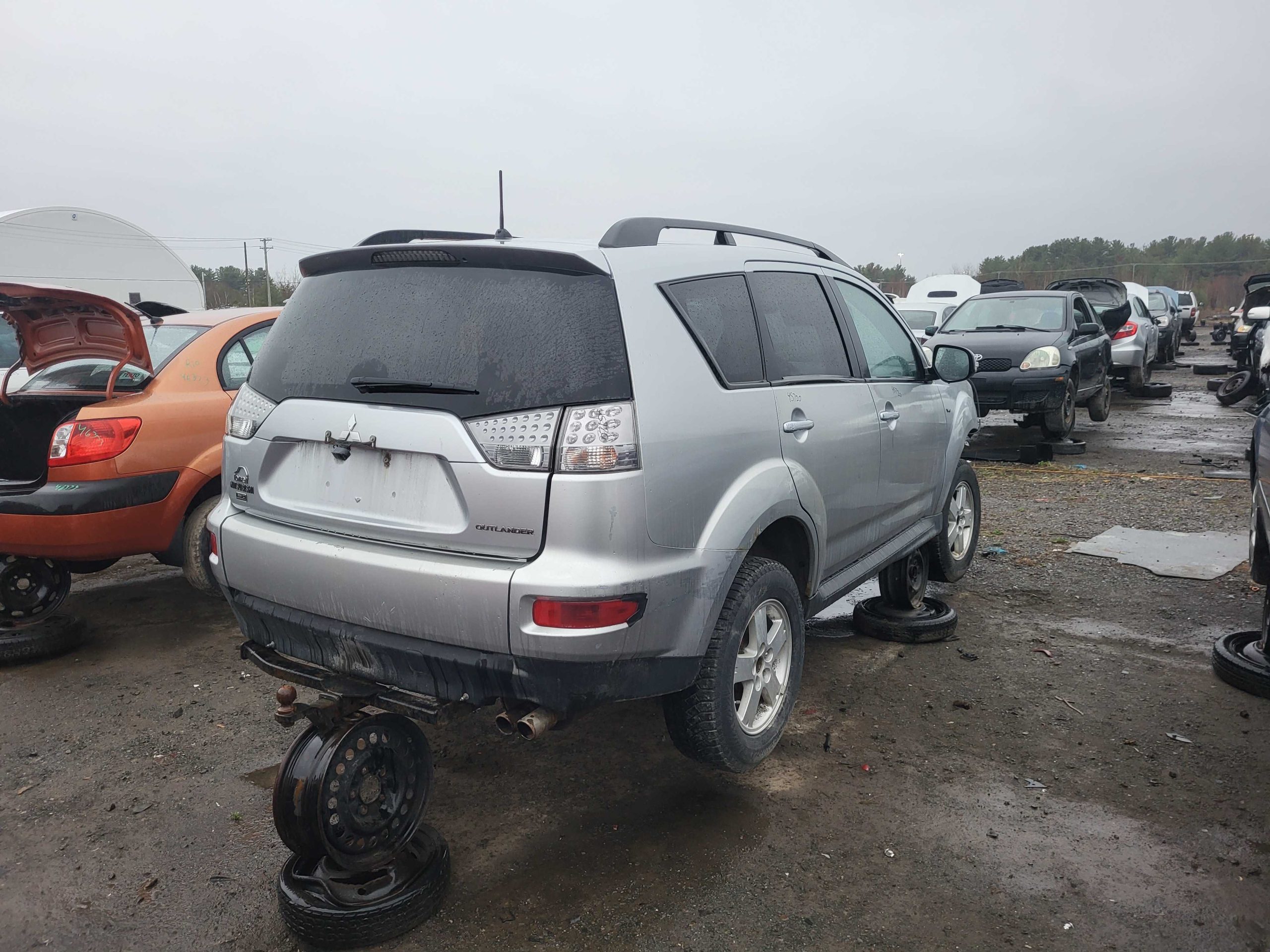 MITSUBISHI OUTLANDER 2011