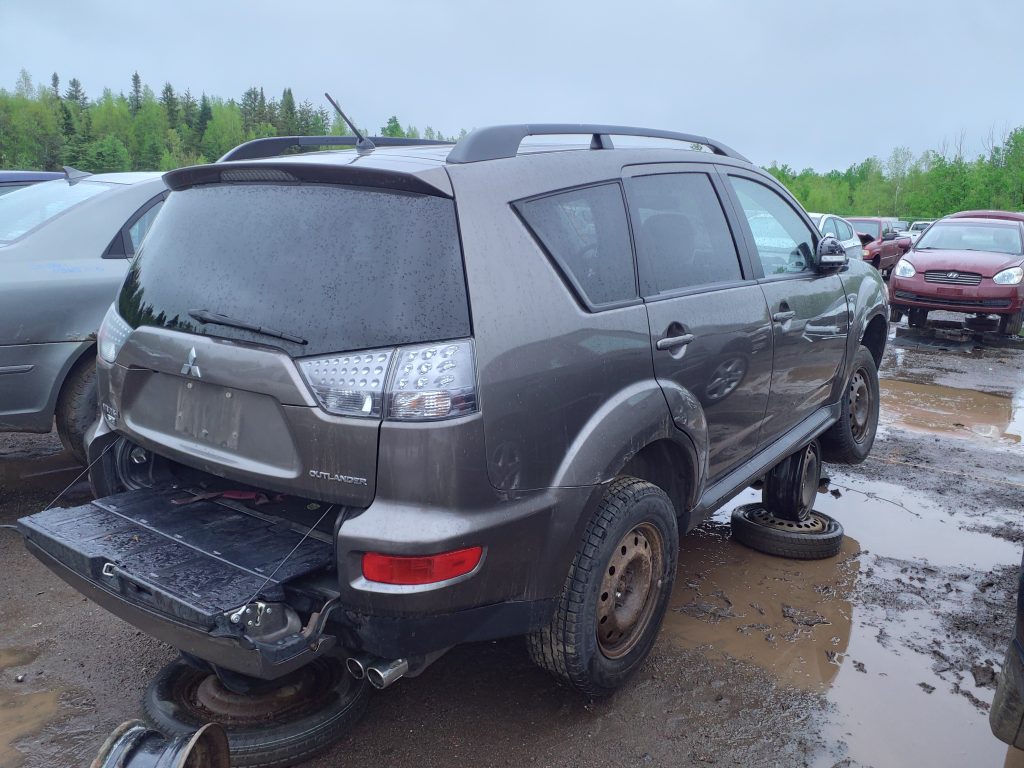 MITSUBISHI OUTLANDER 2012