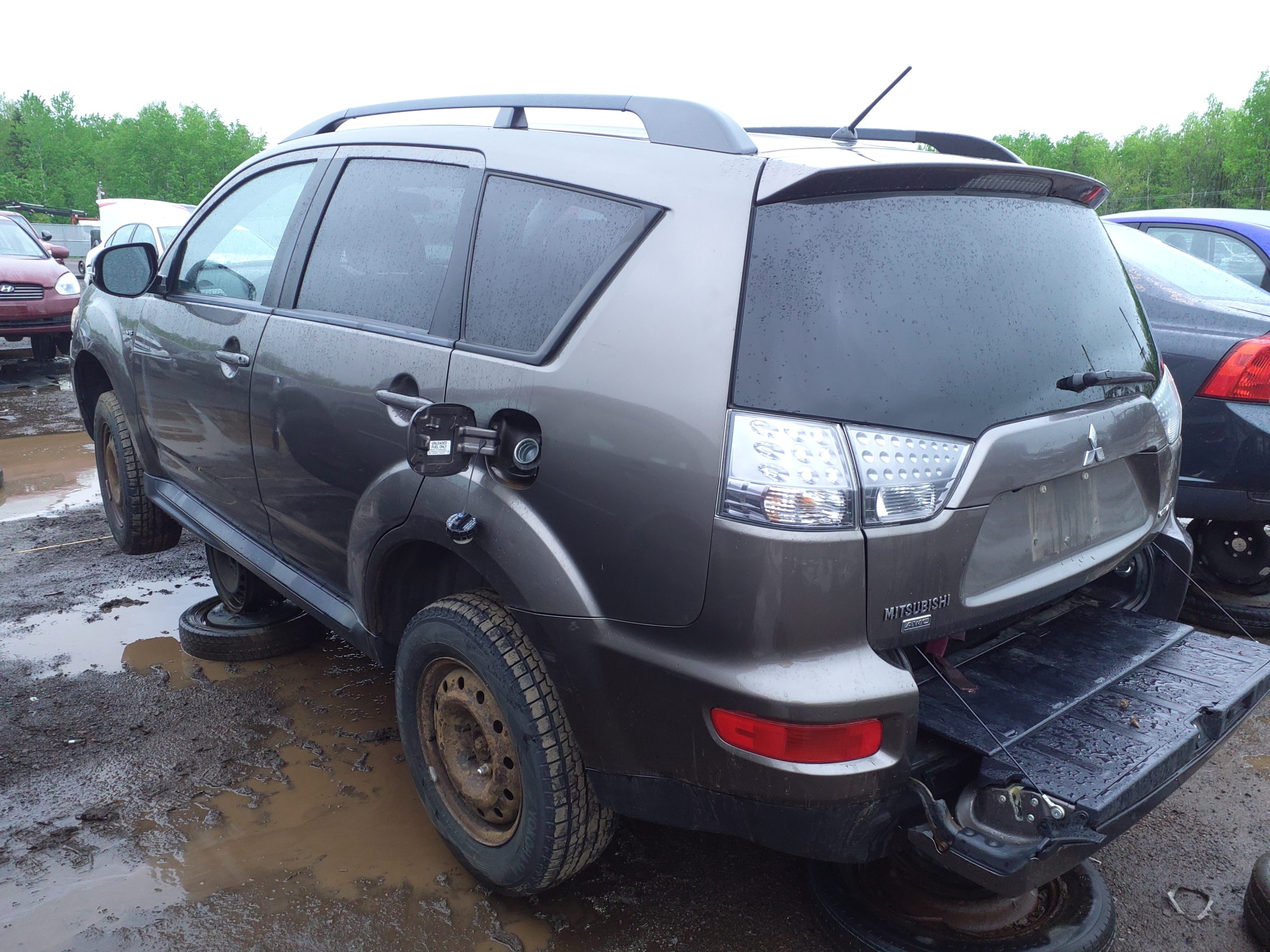 MITSUBISHI OUTLANDER 2012