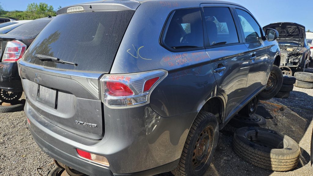MITSUBISHI OUTLANDER 2014