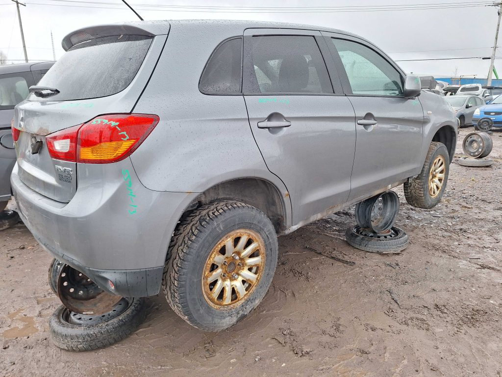 MITSUBISHI RVR 2013