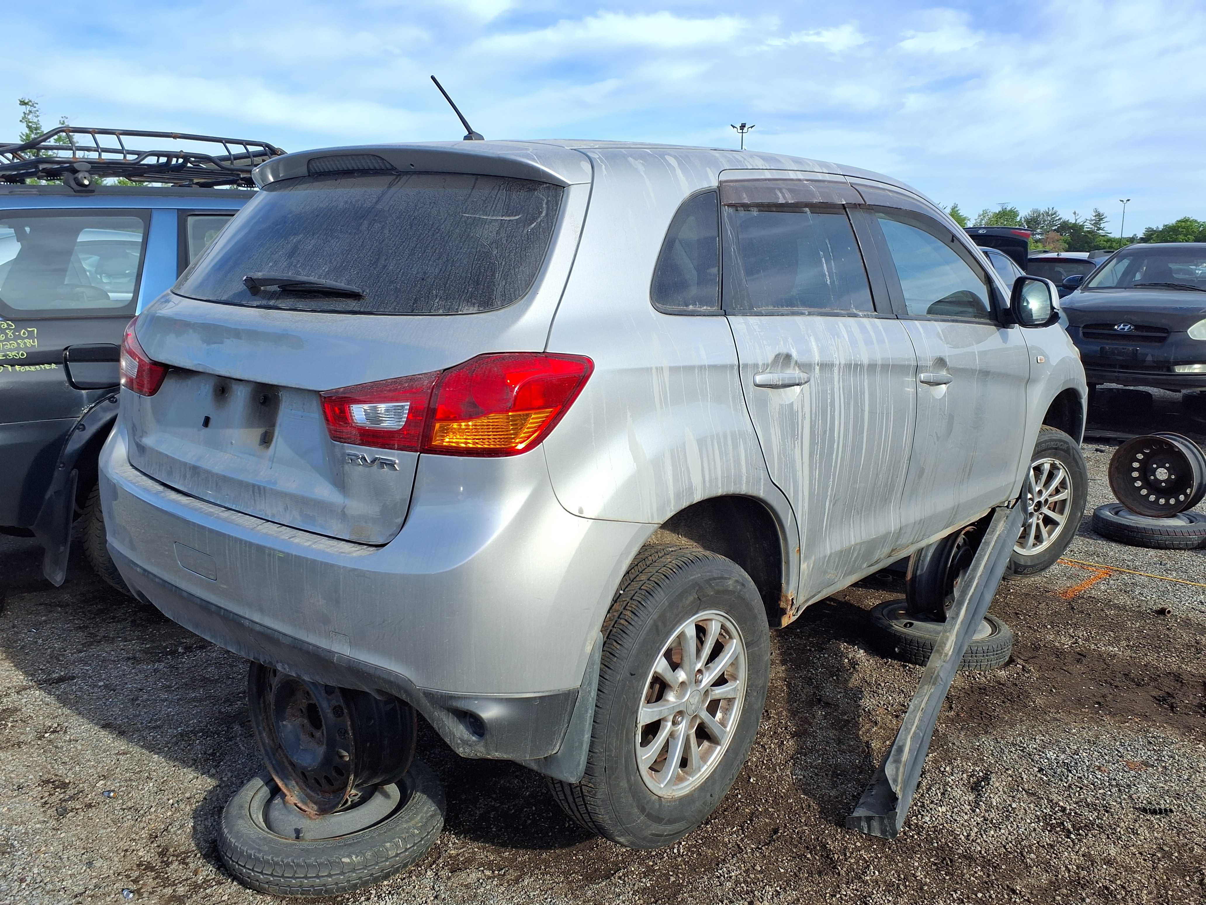 MITSUBISHI RVR 2013