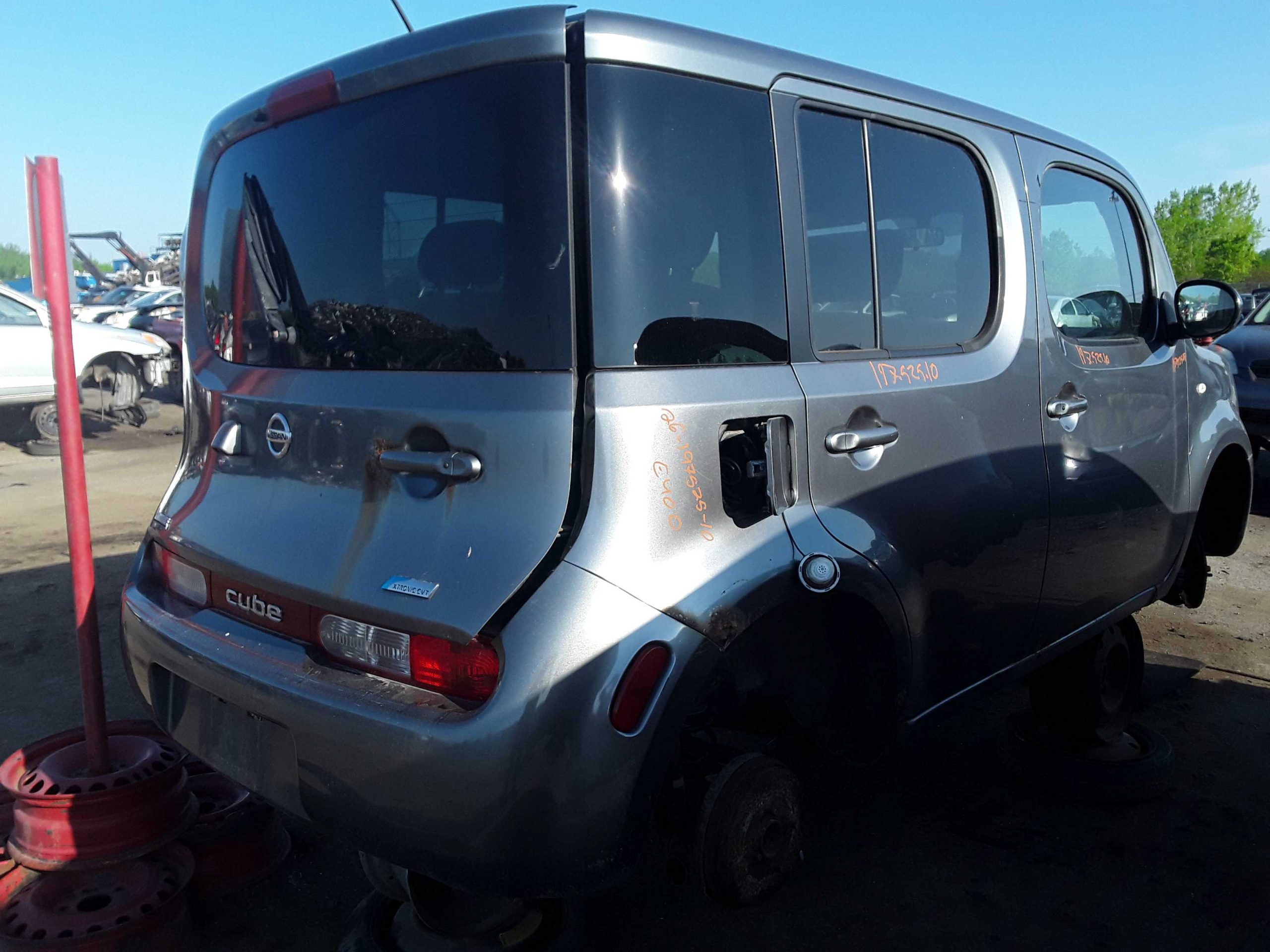 NISSAN CUBE 2010