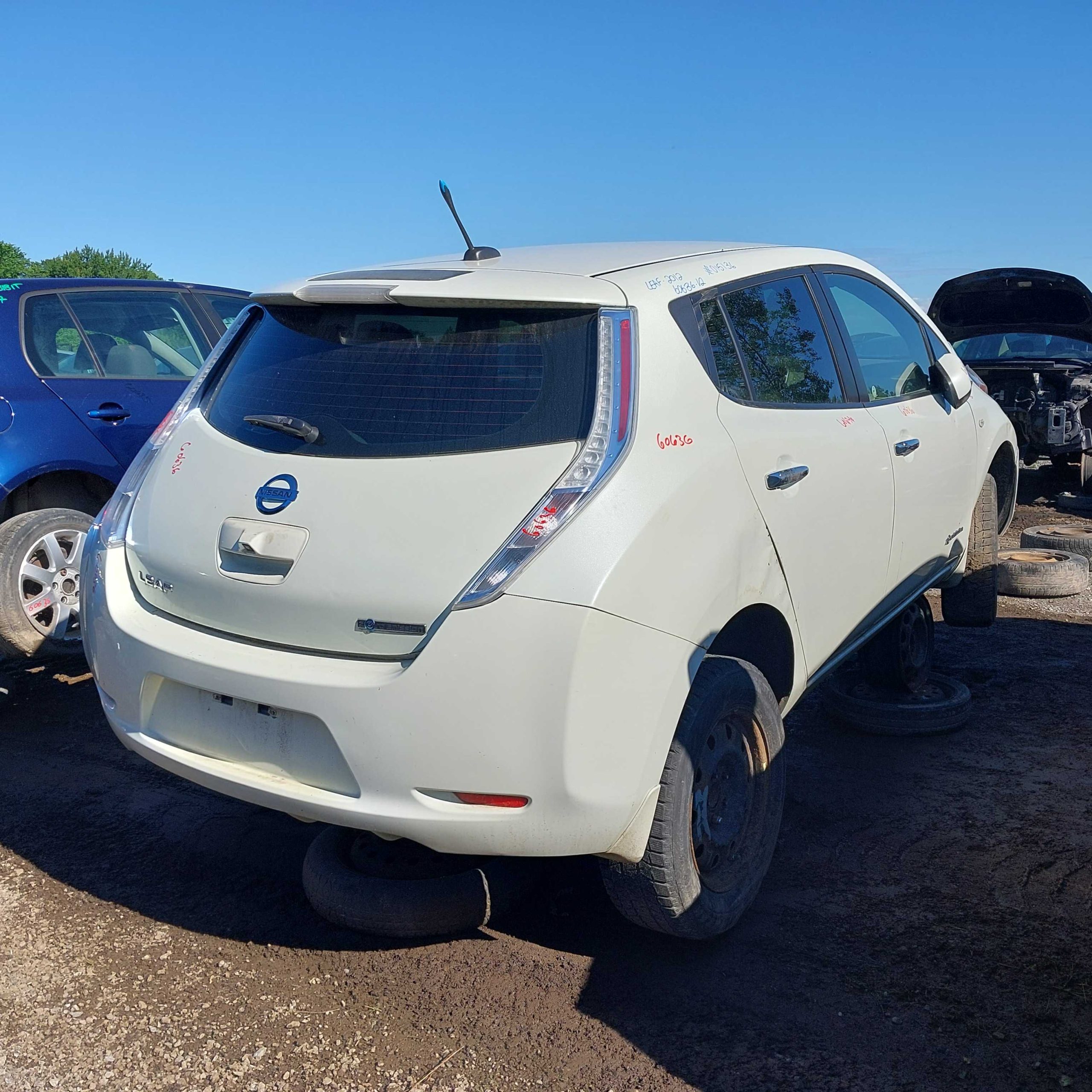 NISSAN LEAF 2012