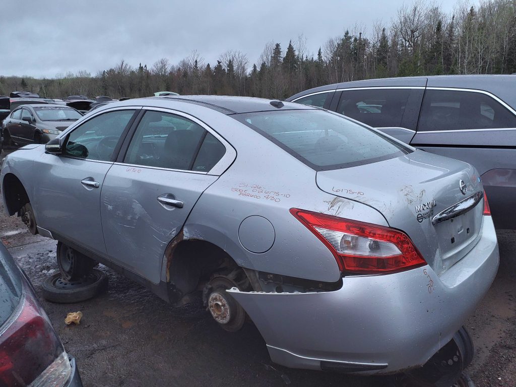 NISSAN MAXIMA 2010