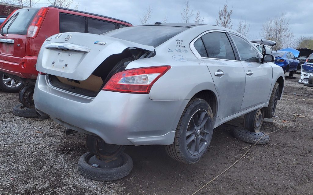 NISSAN MAXIMA 2010