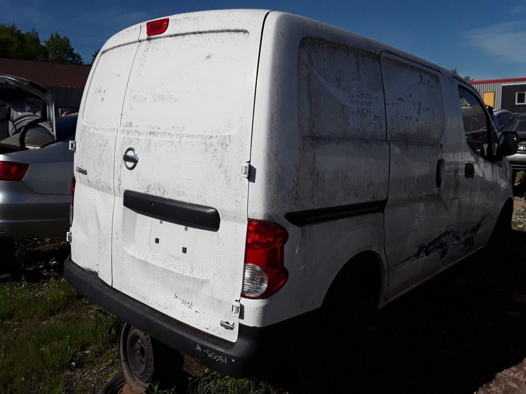 NISSAN NV 2015