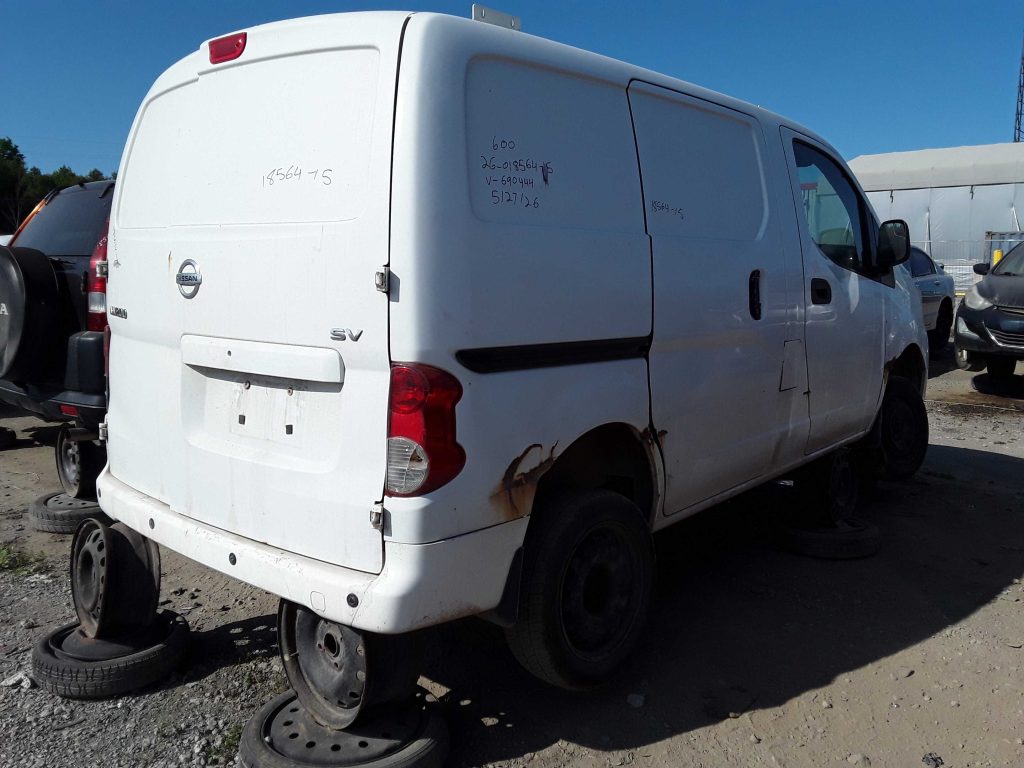 NISSAN NV 2015