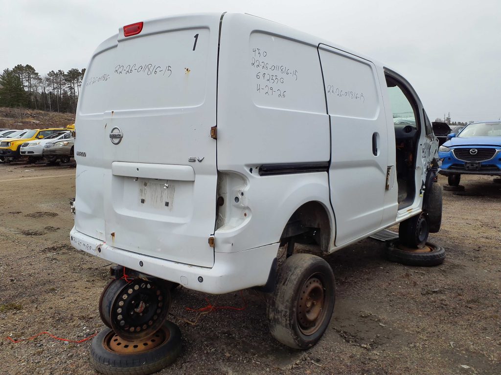 NISSAN NV 2015
