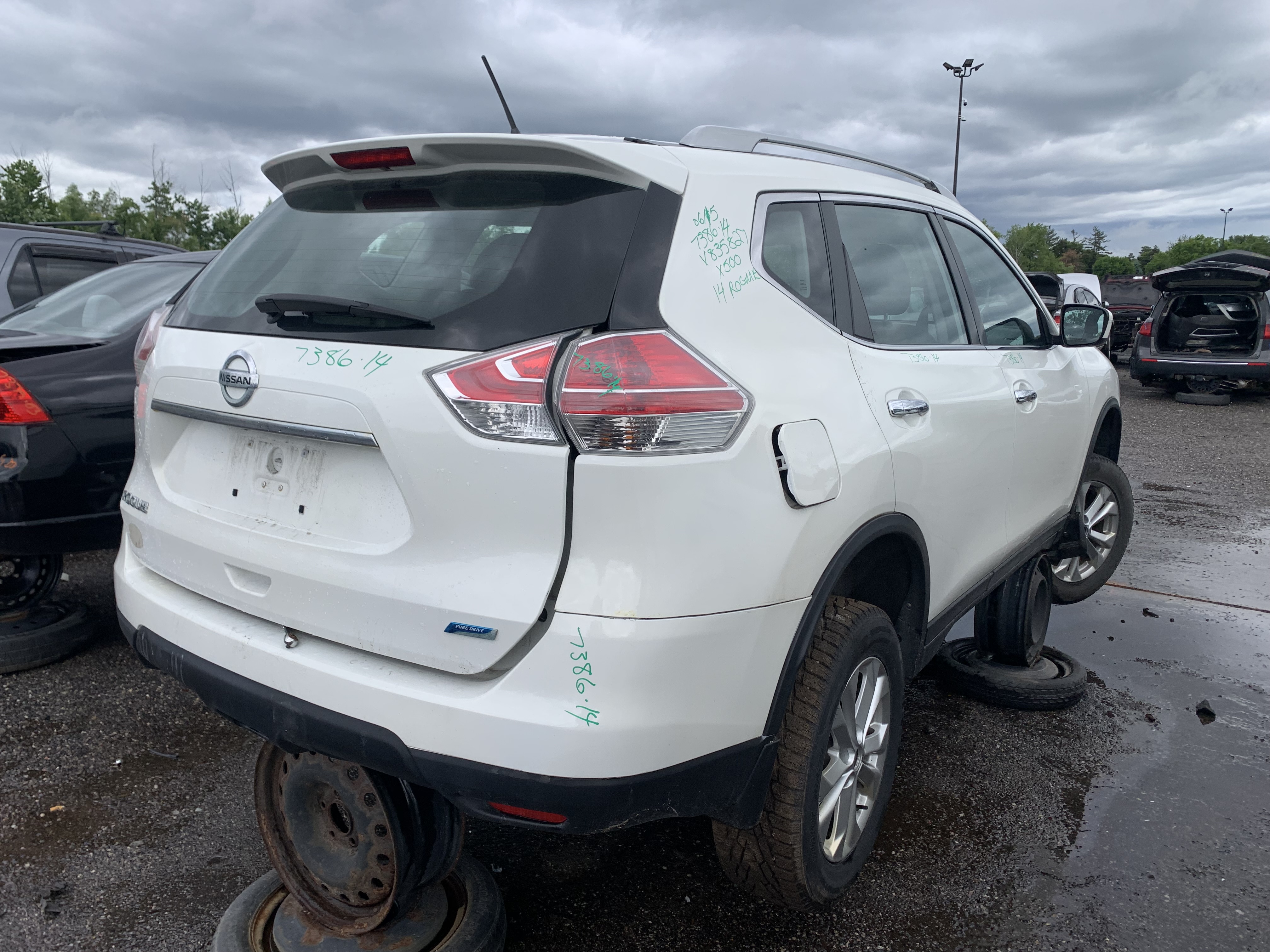 NISSAN ROGUE 2014