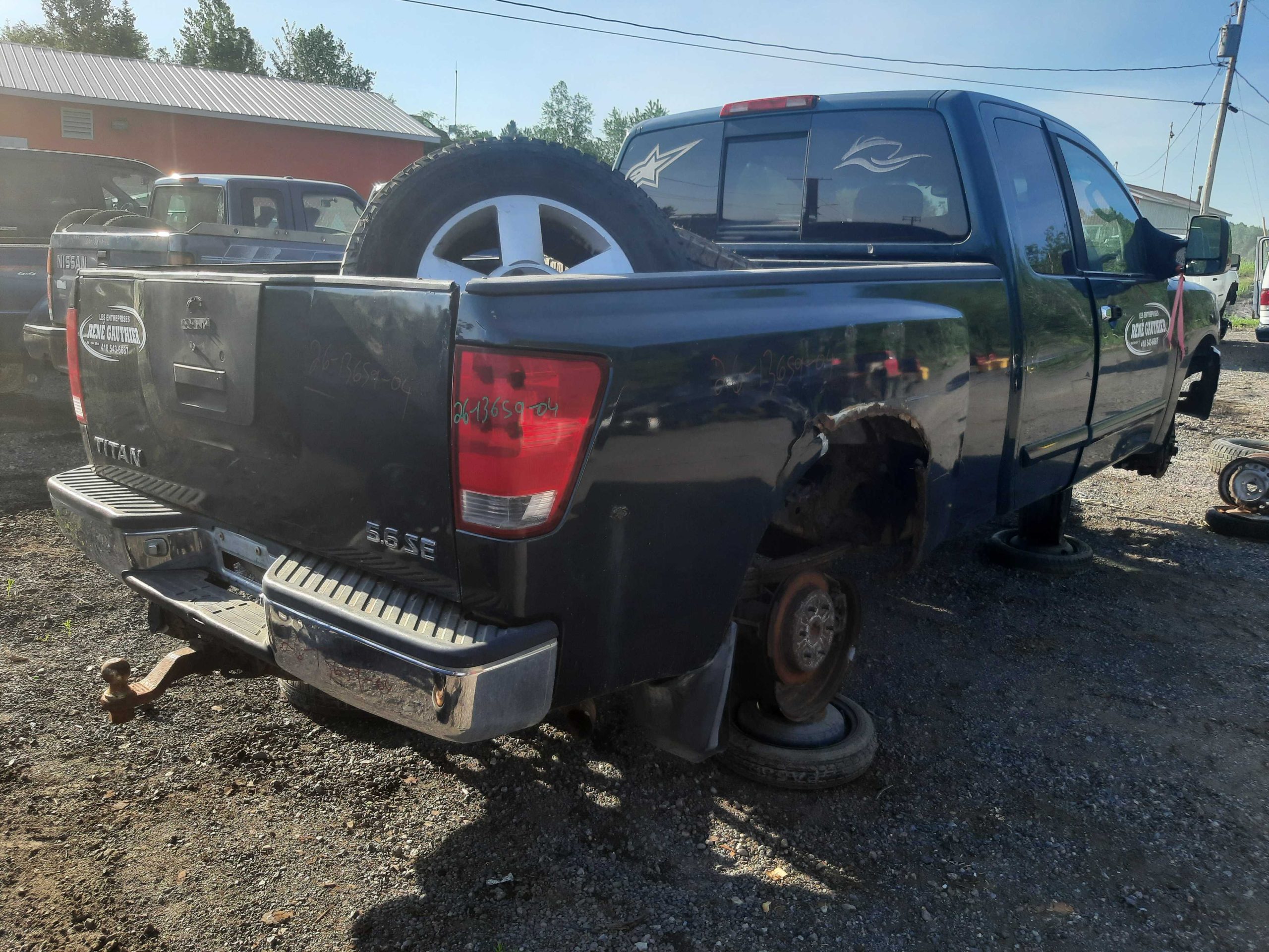 NISSAN TITAN 2004