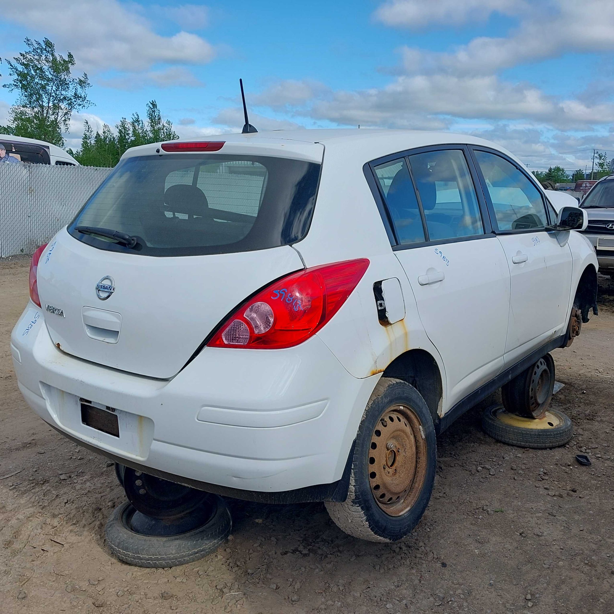 NISSAN VERSA 2009