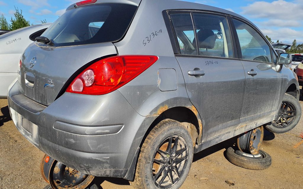 NISSAN VERSA 2010