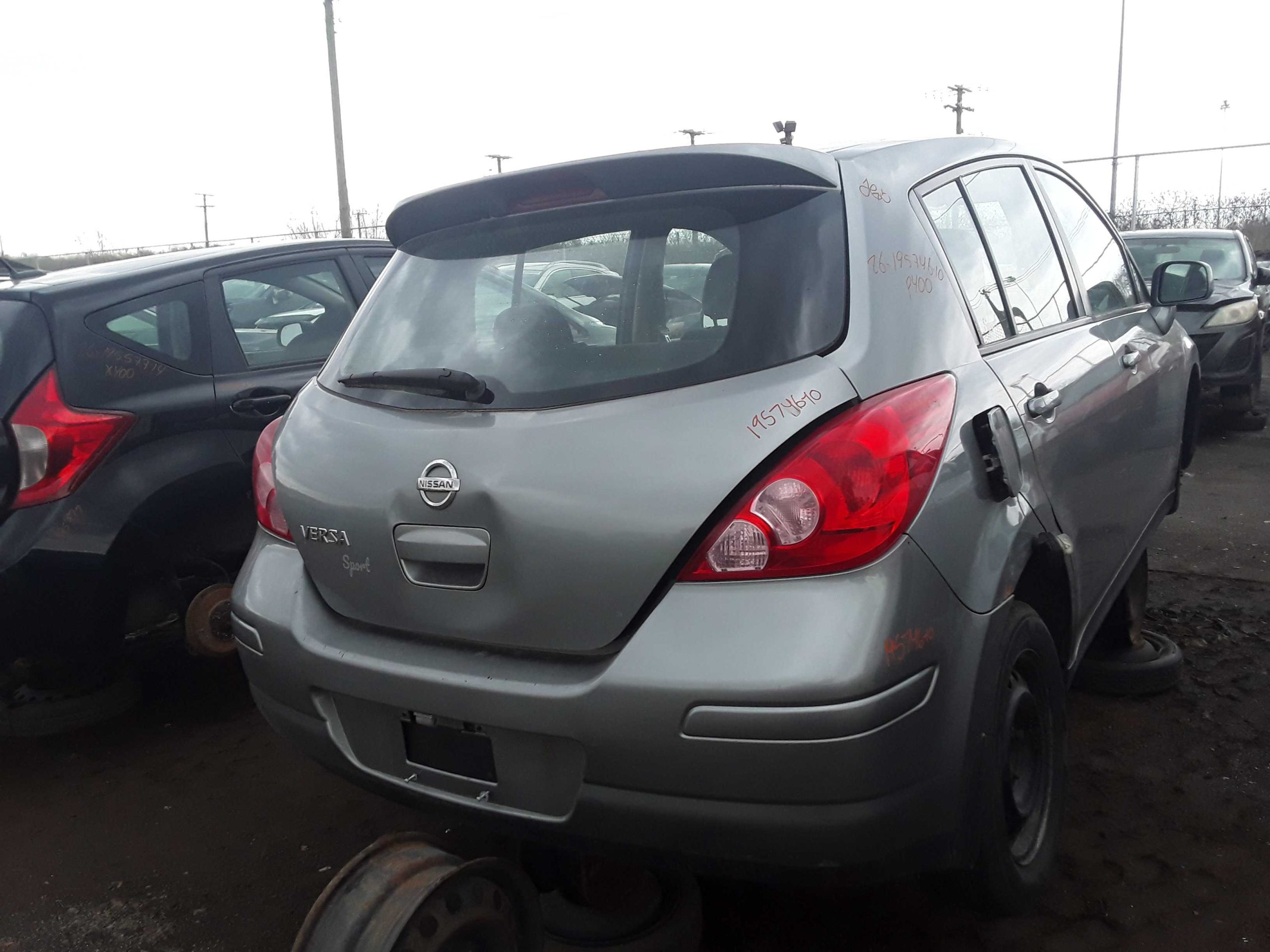 NISSAN VERSA 2010