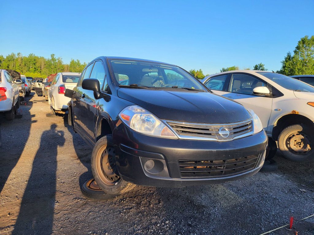 NISSAN VERSA 2011