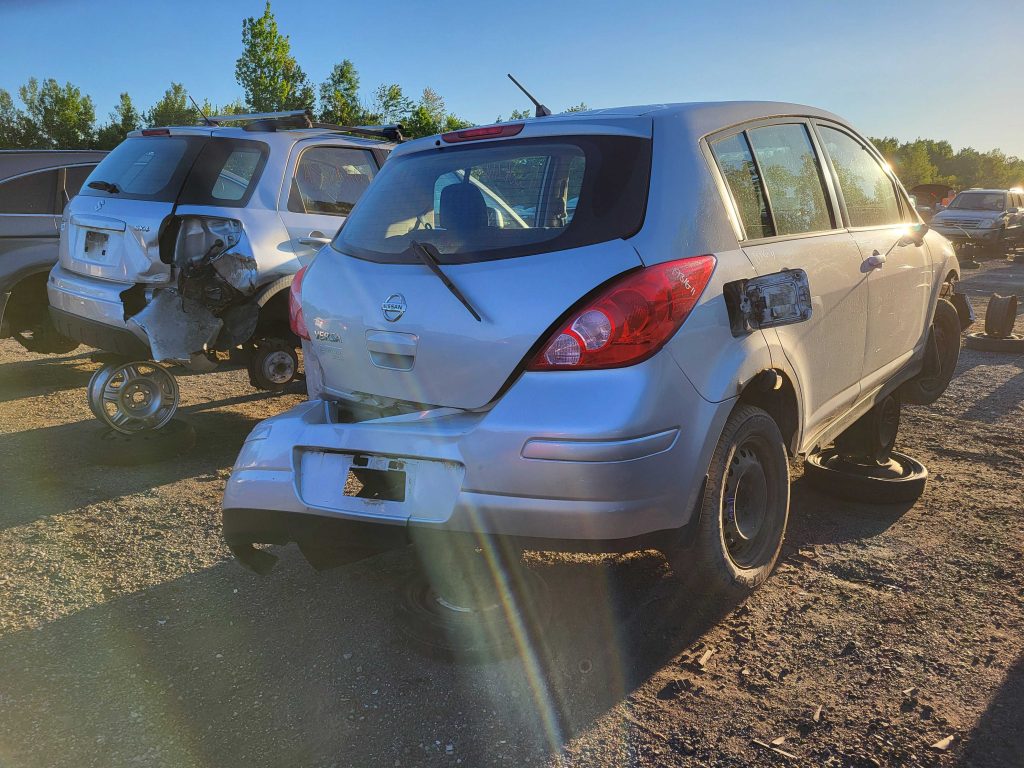 NISSAN VERSA 2011