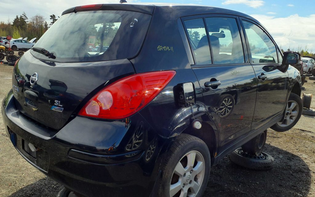 NISSAN VERSA 2011
