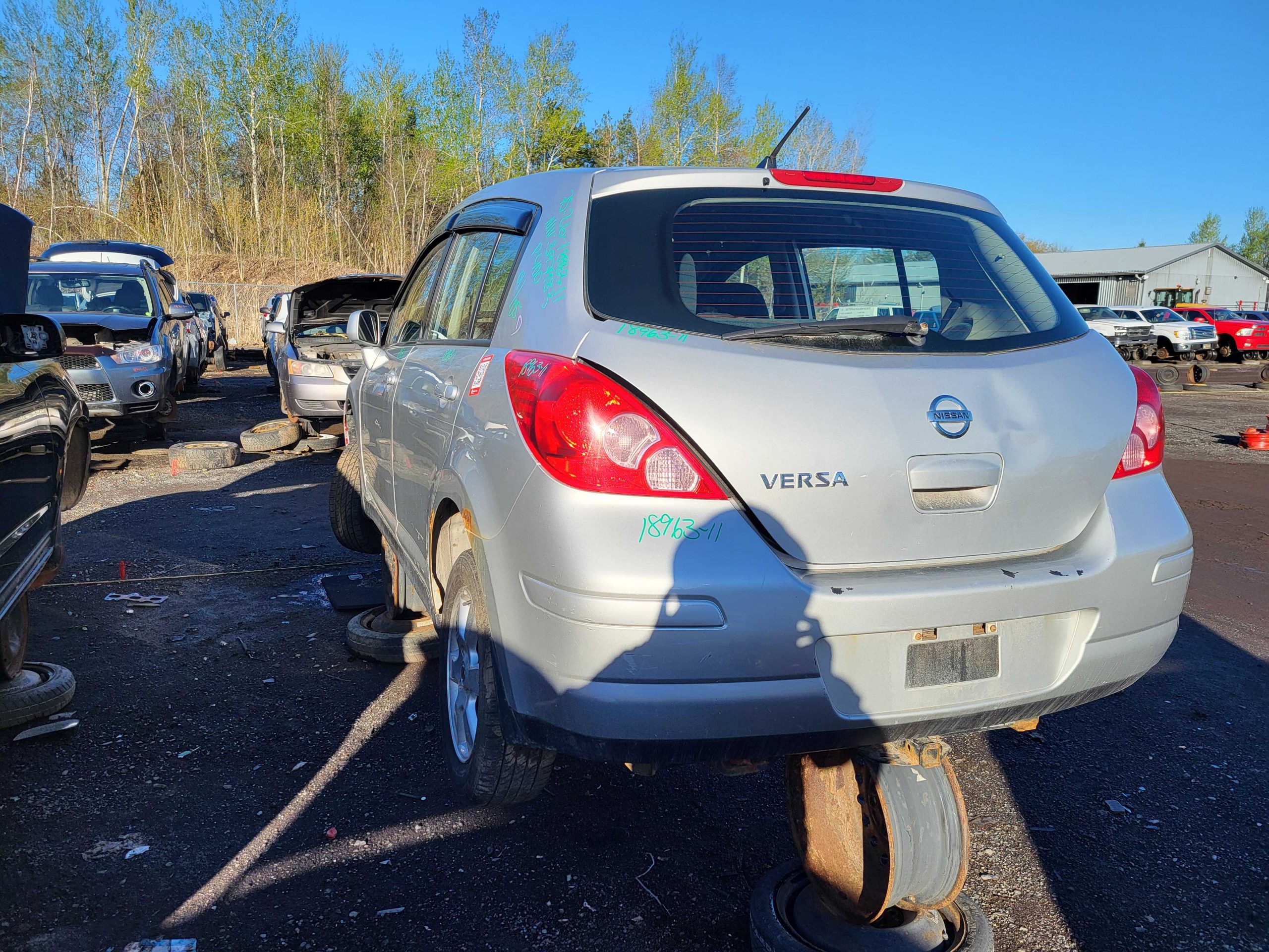 NISSAN VERSA 2011