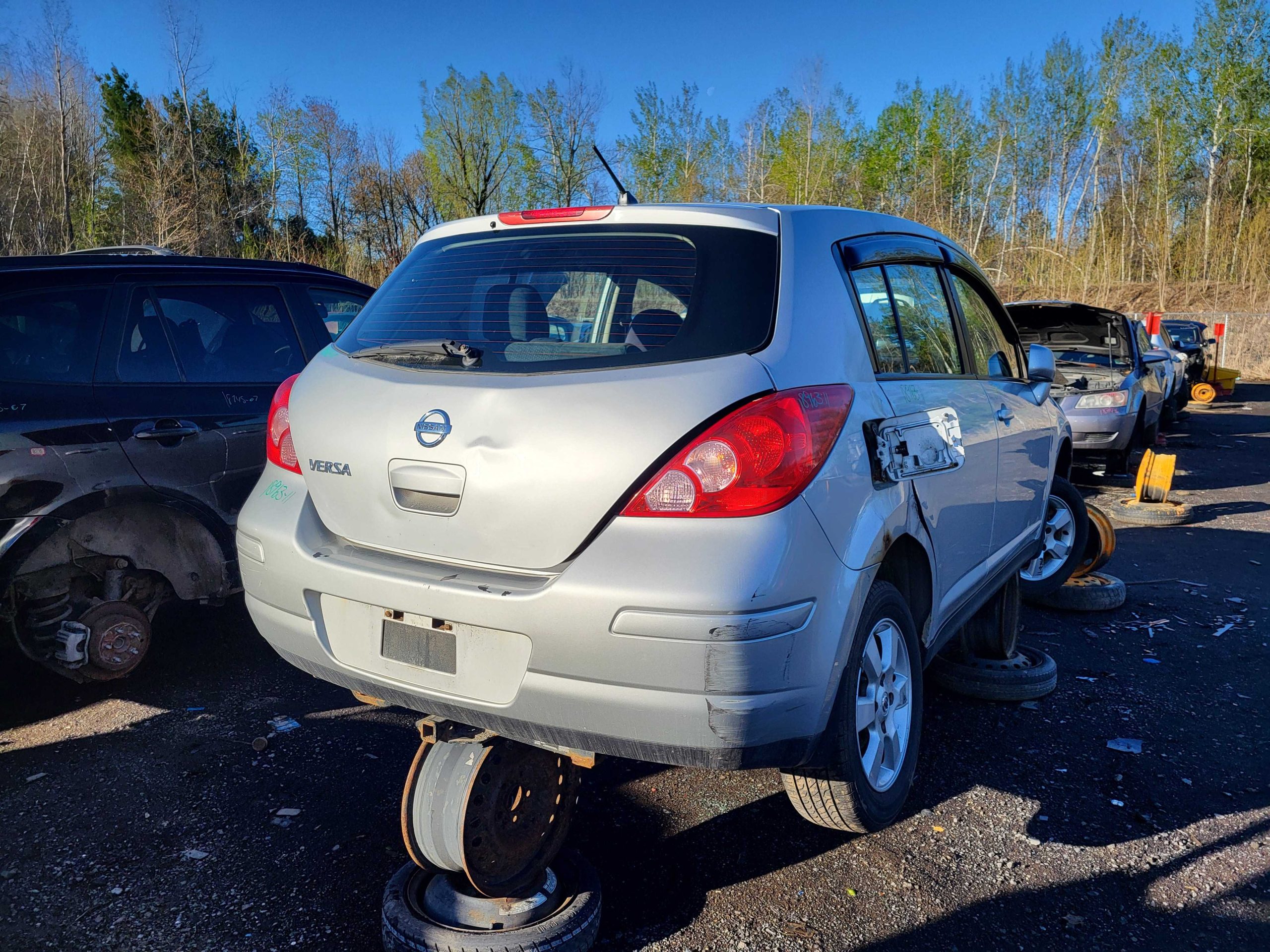 NISSAN VERSA 2011