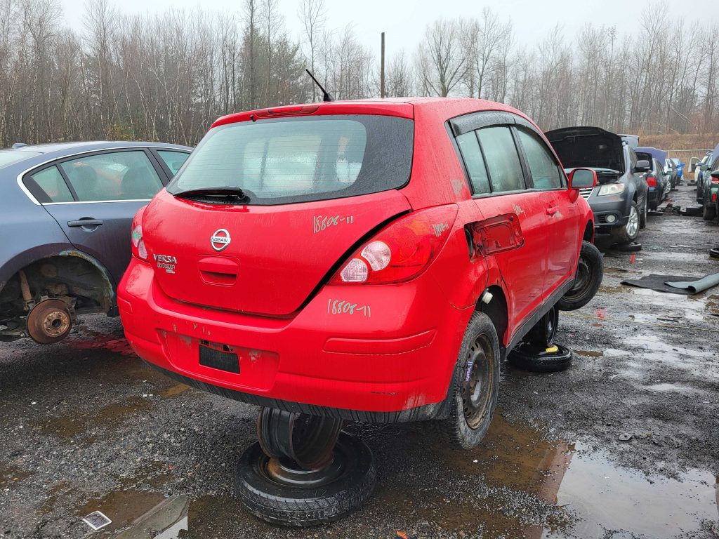 NISSAN VERSA 2011
