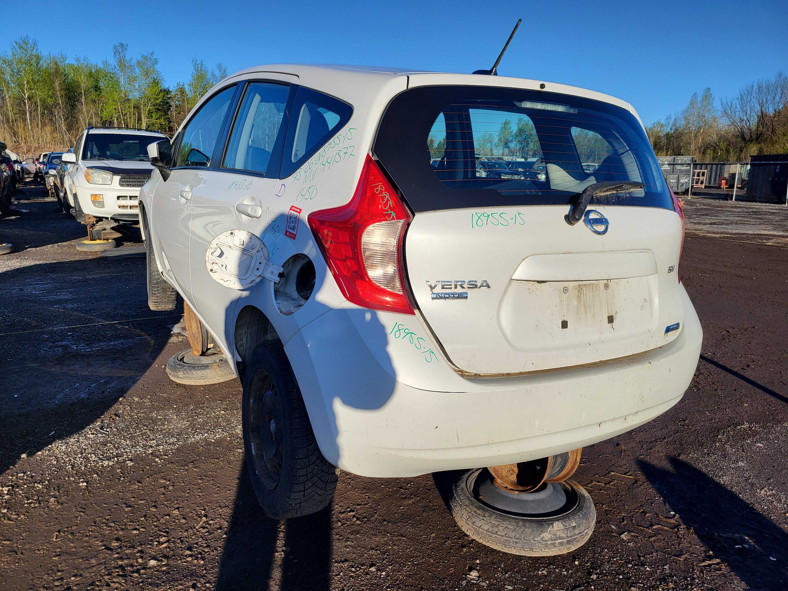 NISSAN VERSA 2015