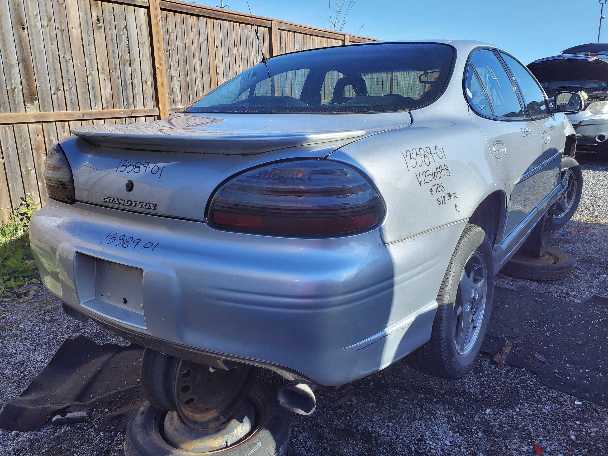 PONTIAC GRAND PRIX 2001
