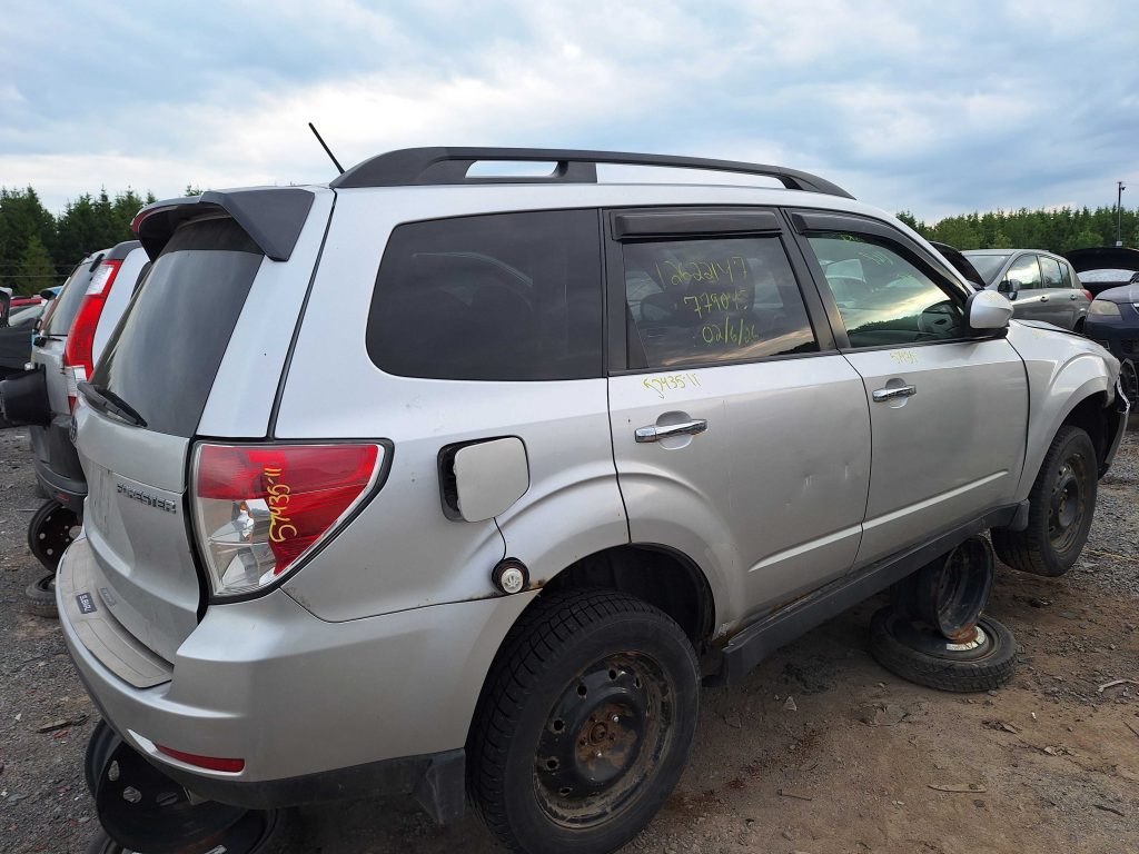 SUBARU FORESTER 2011