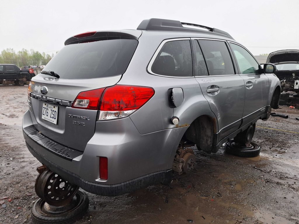 SUBARU OUTBACK 2010