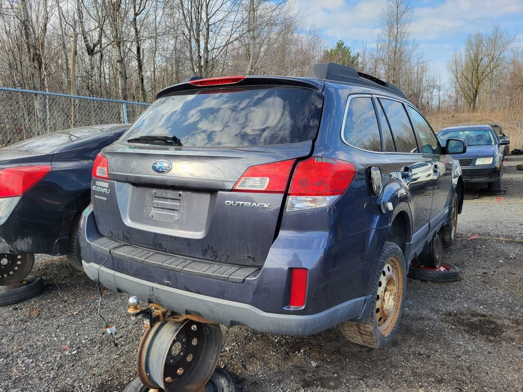 SUBARU OUTBACK 2010