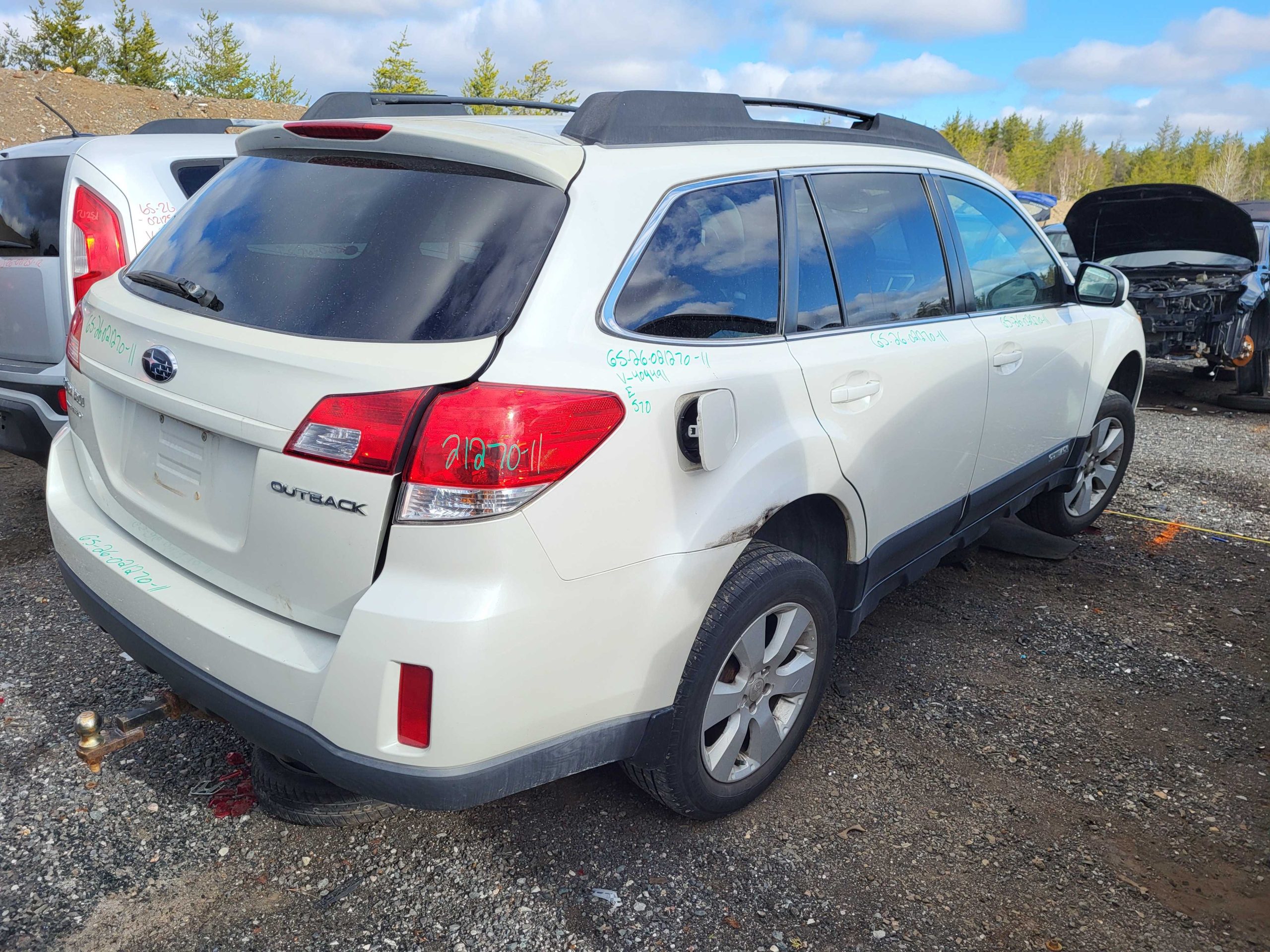 SUBARU OUTBACK 2011