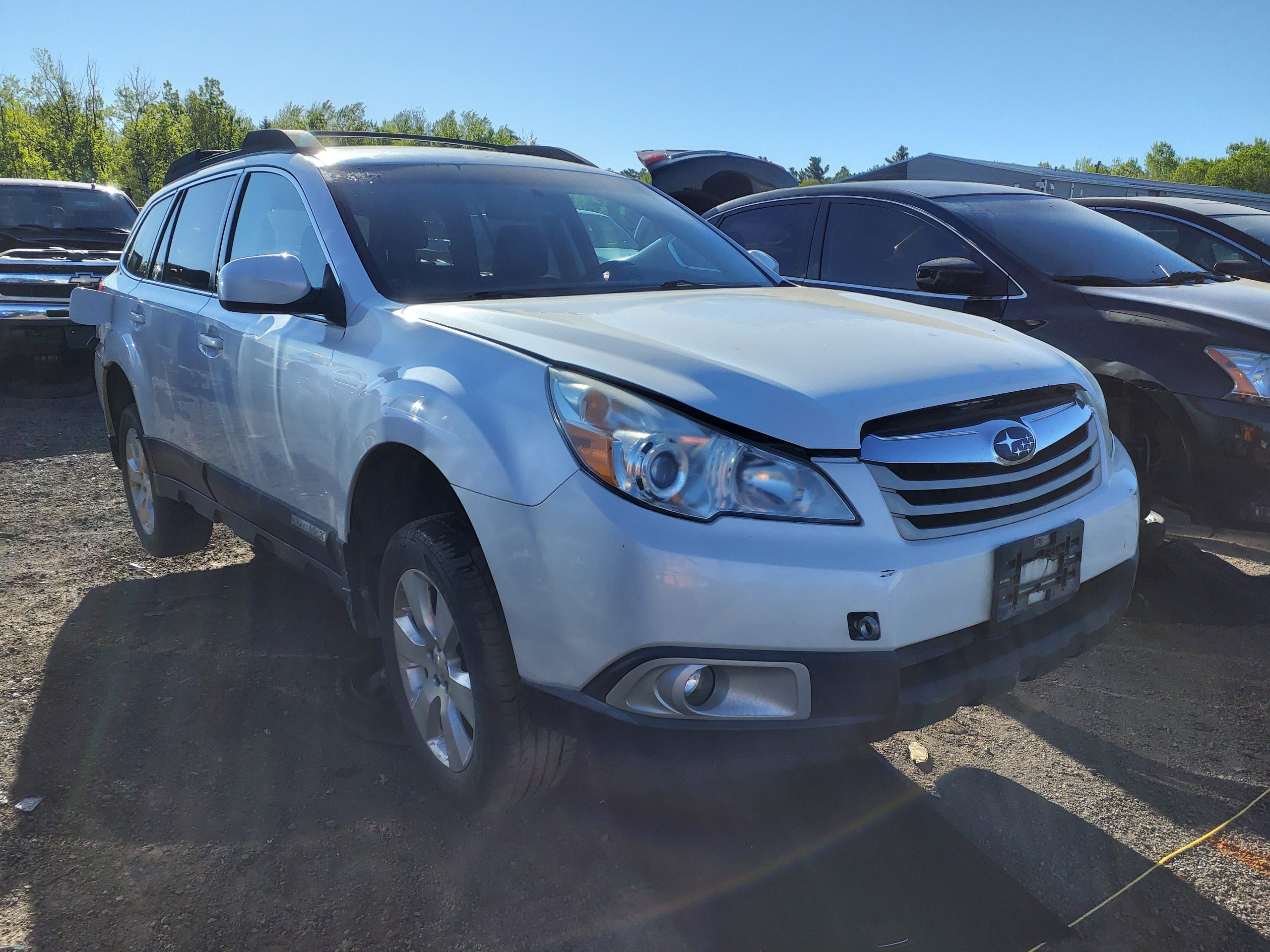 SUBARU OUTBACK 2011