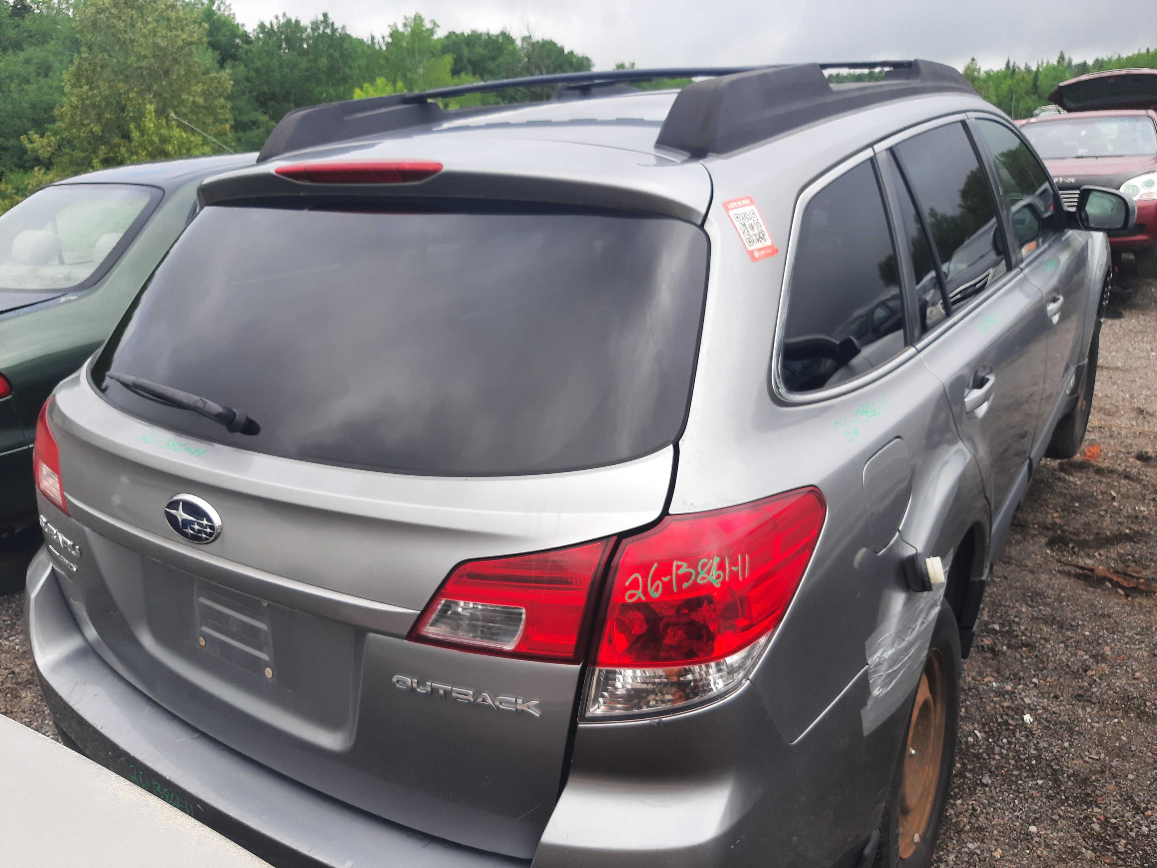SUBARU OUTBACK 2011