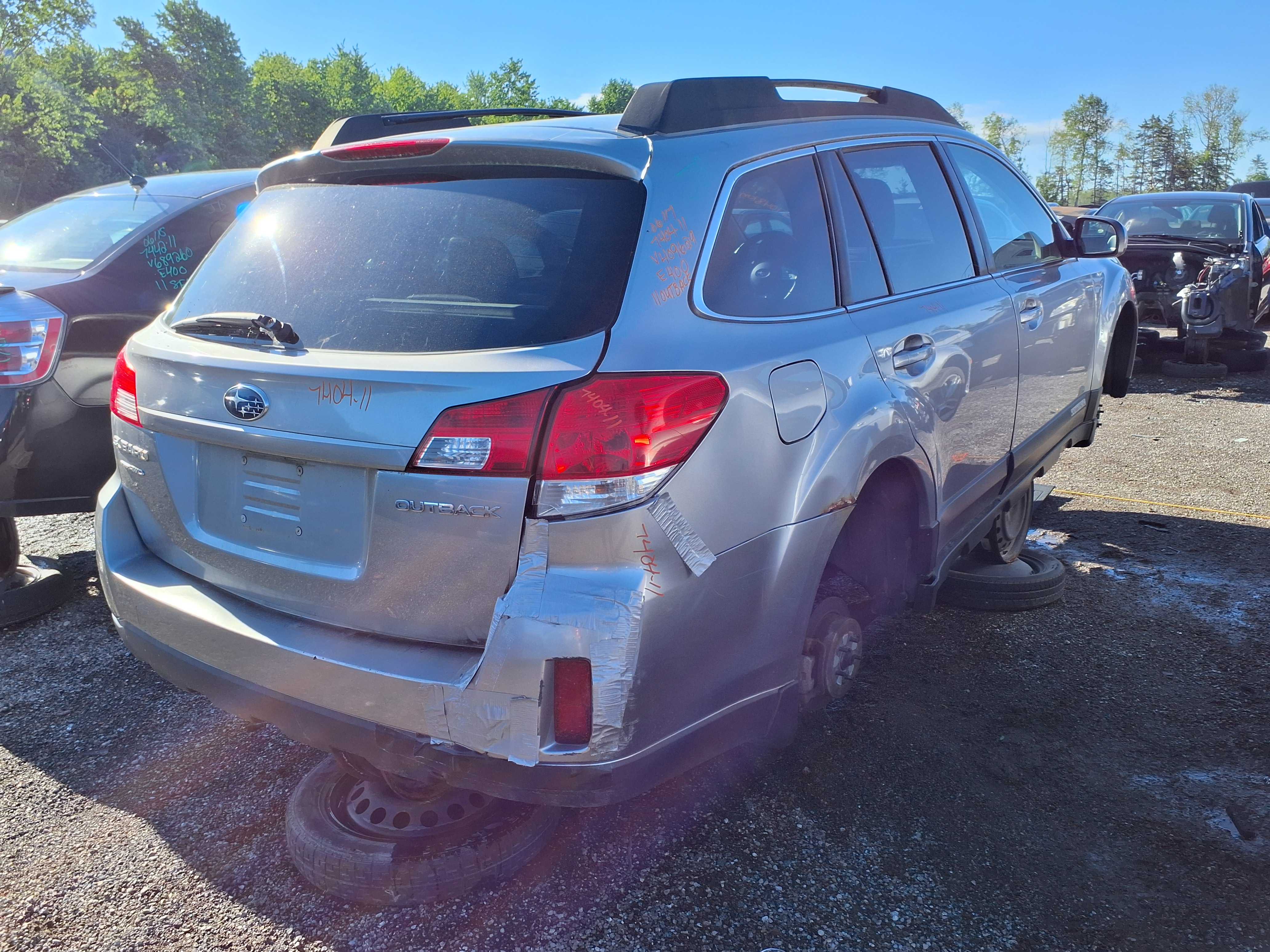 SUBARU OUTBACK 2011