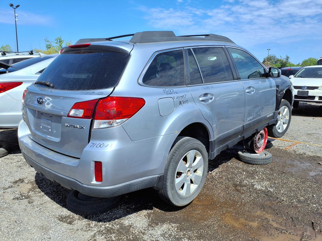 SUBARU OUTBACK 2012