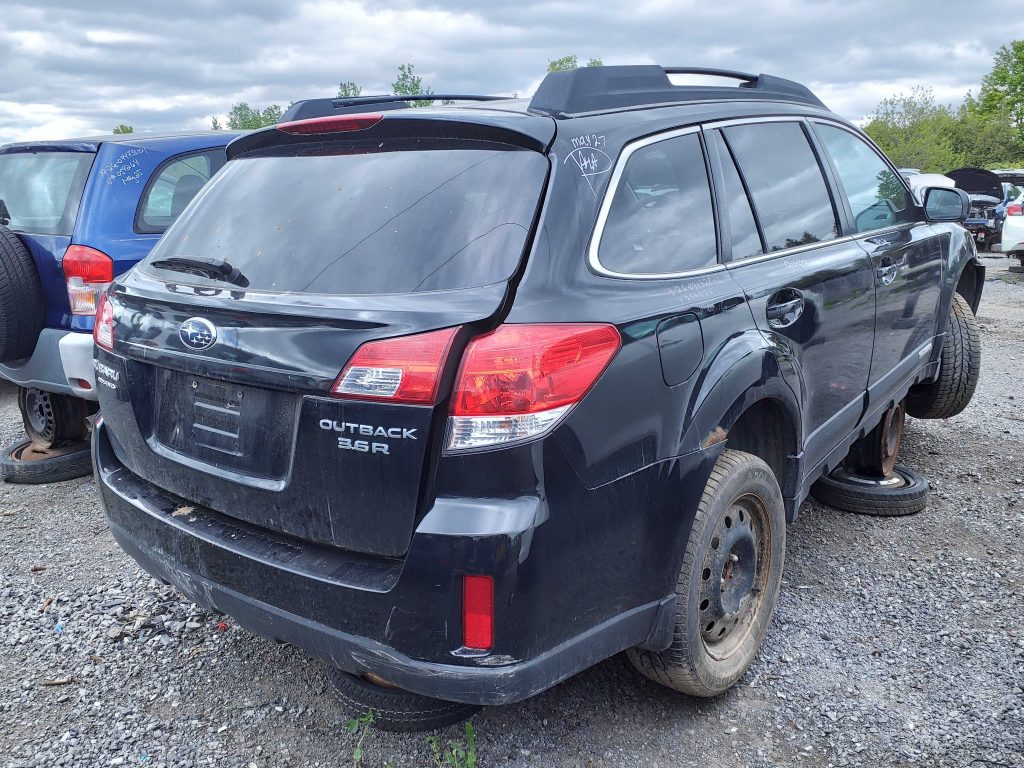 SUBARU OUTBACK 2012
