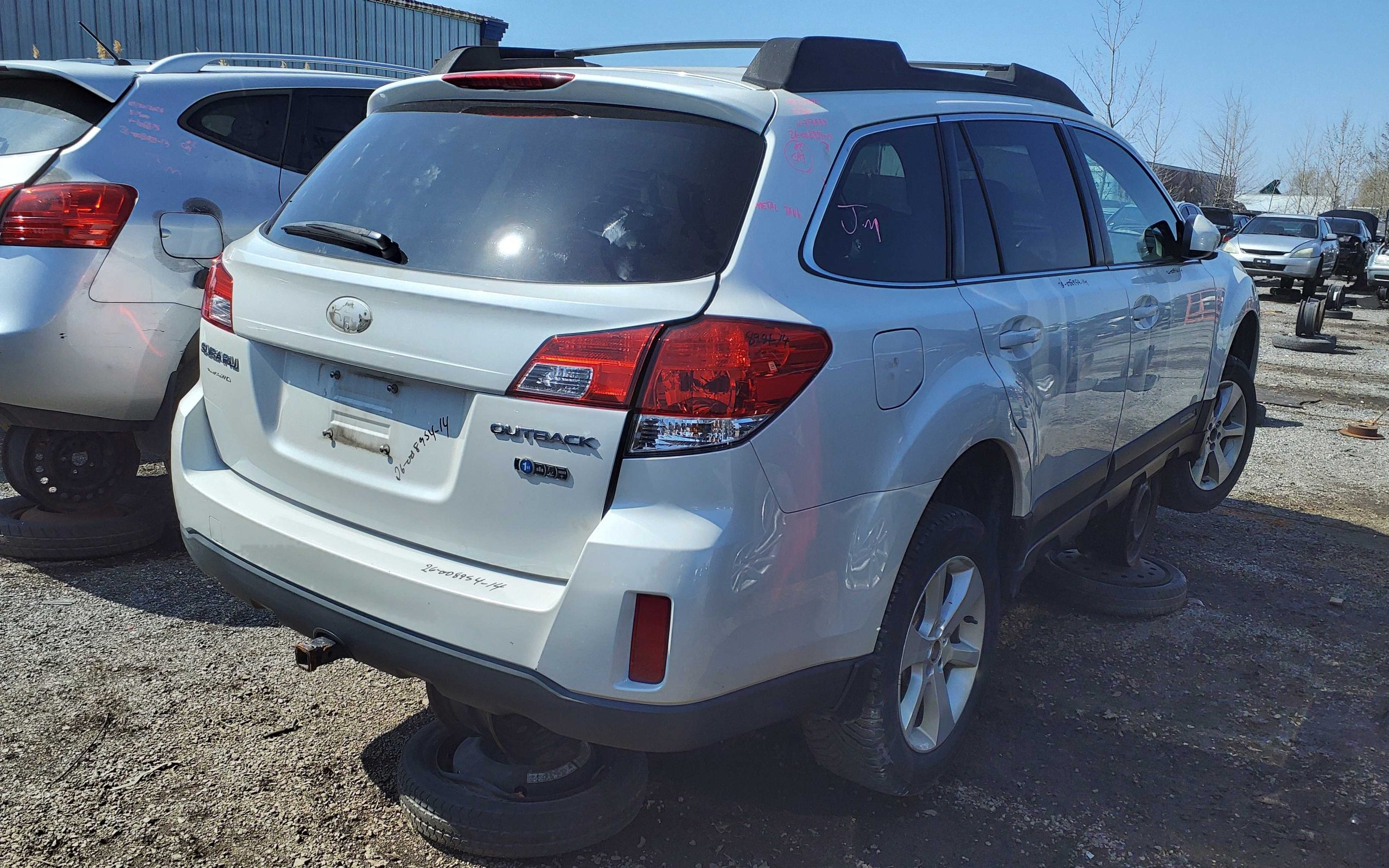 SUBARU OUTBACK 2014